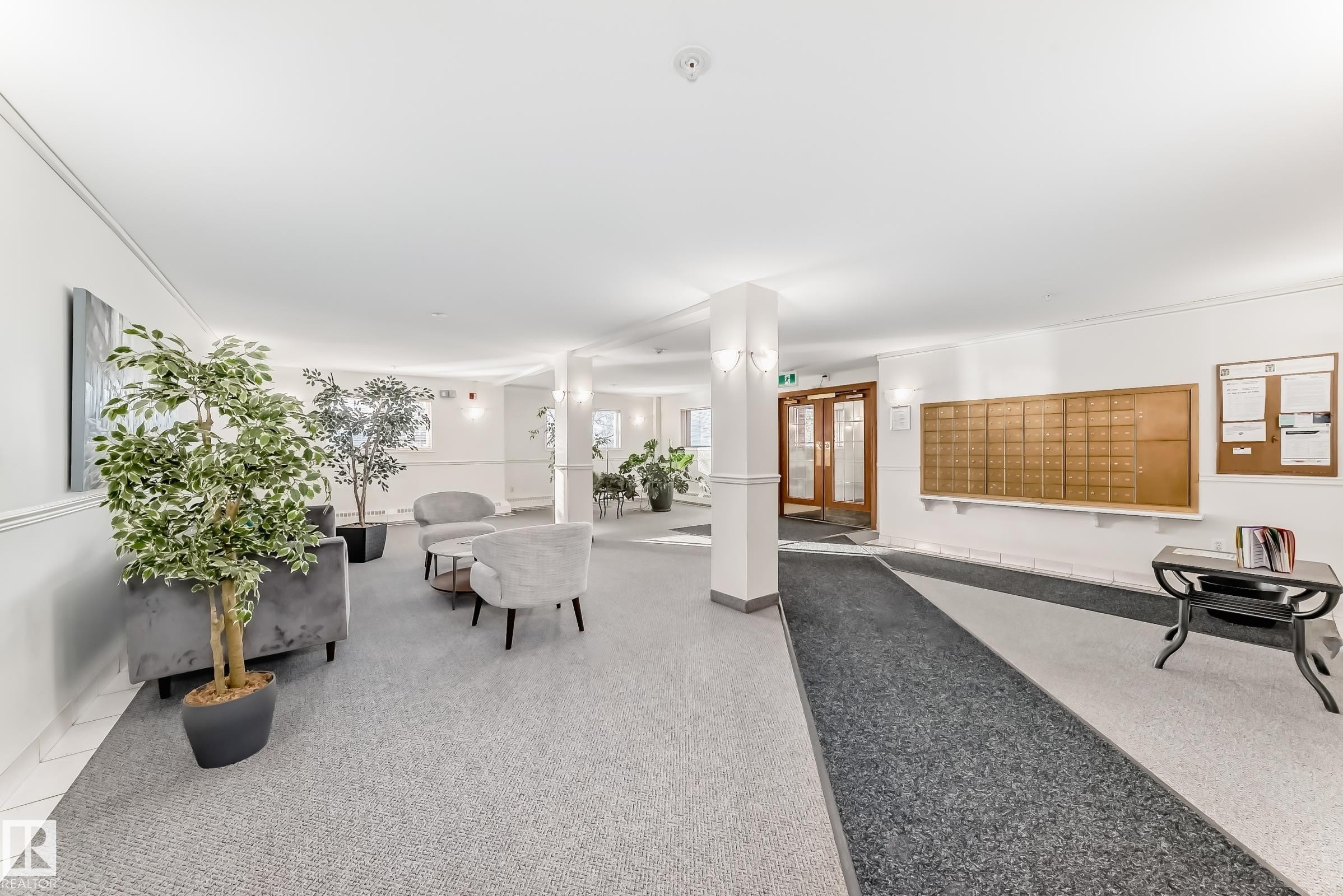 112 11716 100 Avenue, Edmonton, AB - Indoor Photo Showing Other Room