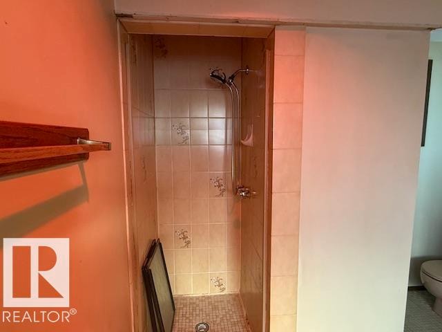 7712 Argyll Road, Edmonton, AB - Indoor Photo Showing Bathroom