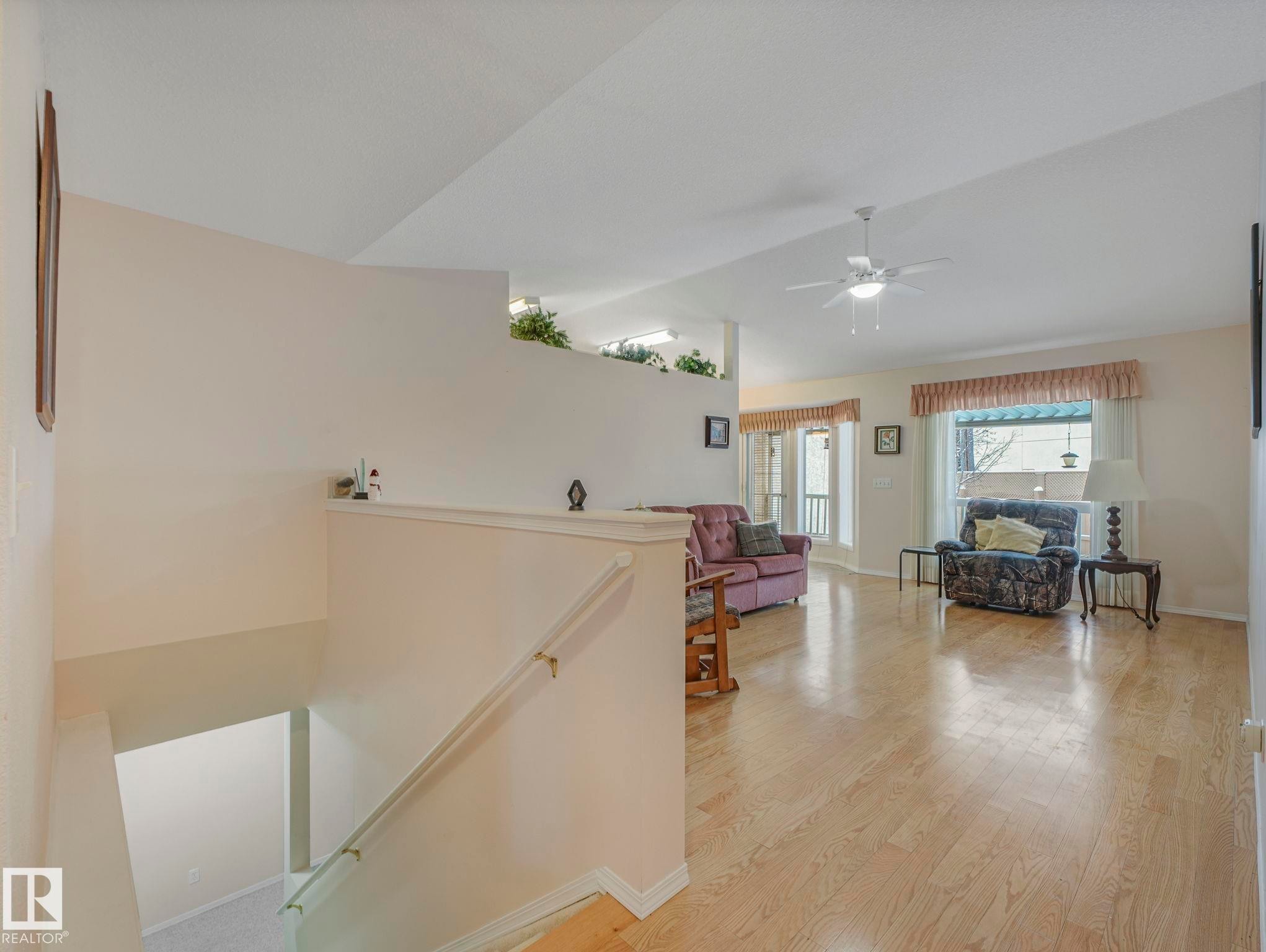 Edmonton, AB - Indoor Photo Showing Other Room