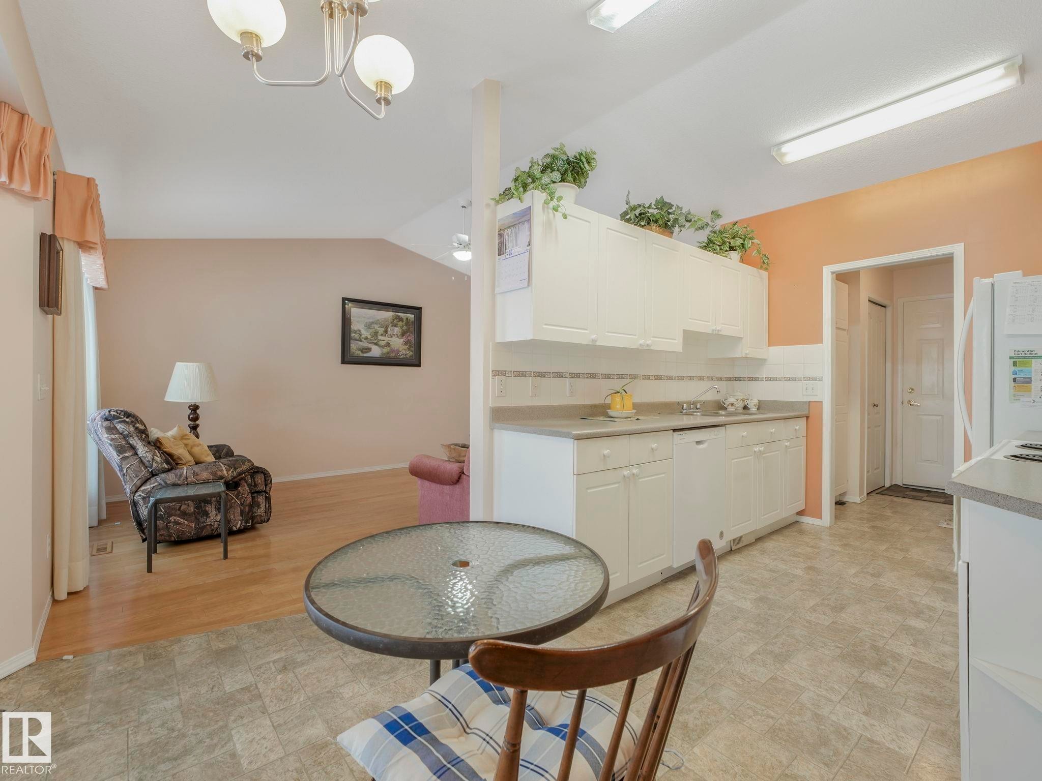 Edmonton, AB - Indoor Photo Showing Kitchen