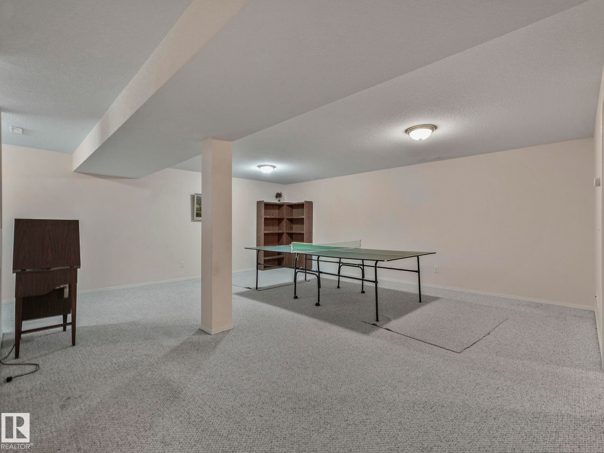 Edmonton, AB - Indoor