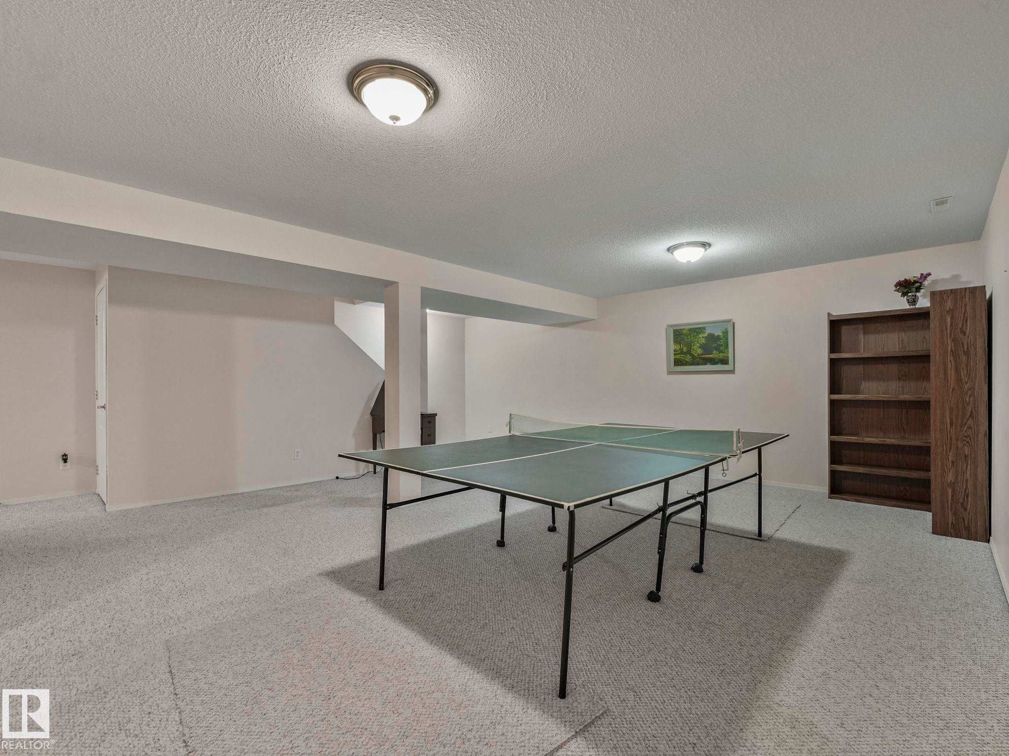 Edmonton, AB - Indoor Photo Showing Other Room