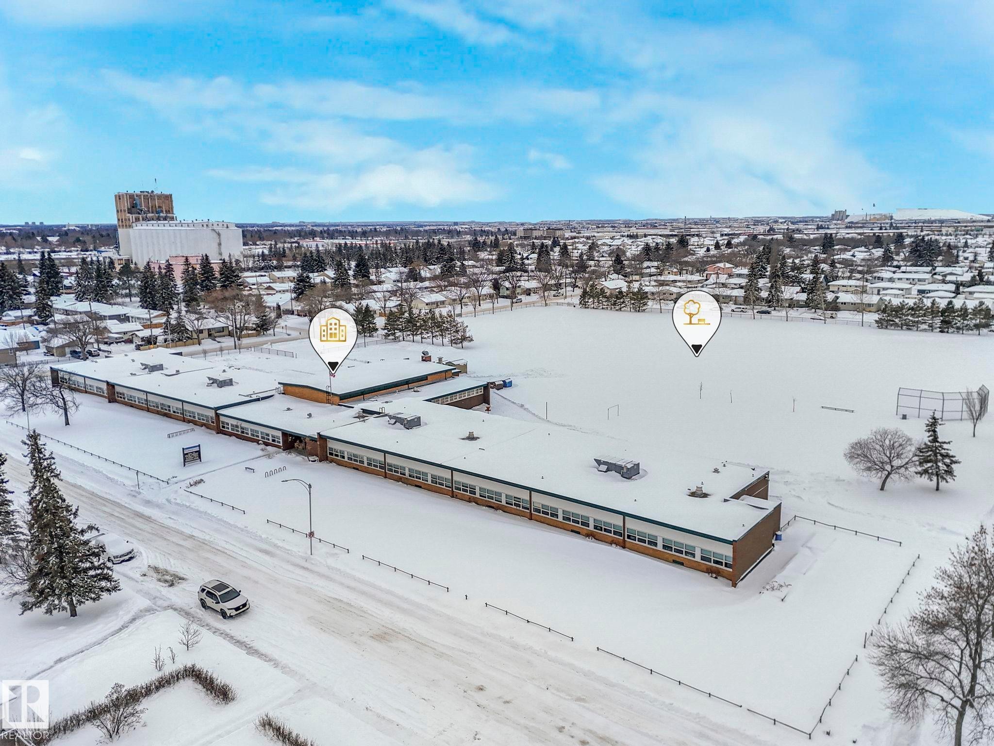 Edmonton, AB - Outdoor With View