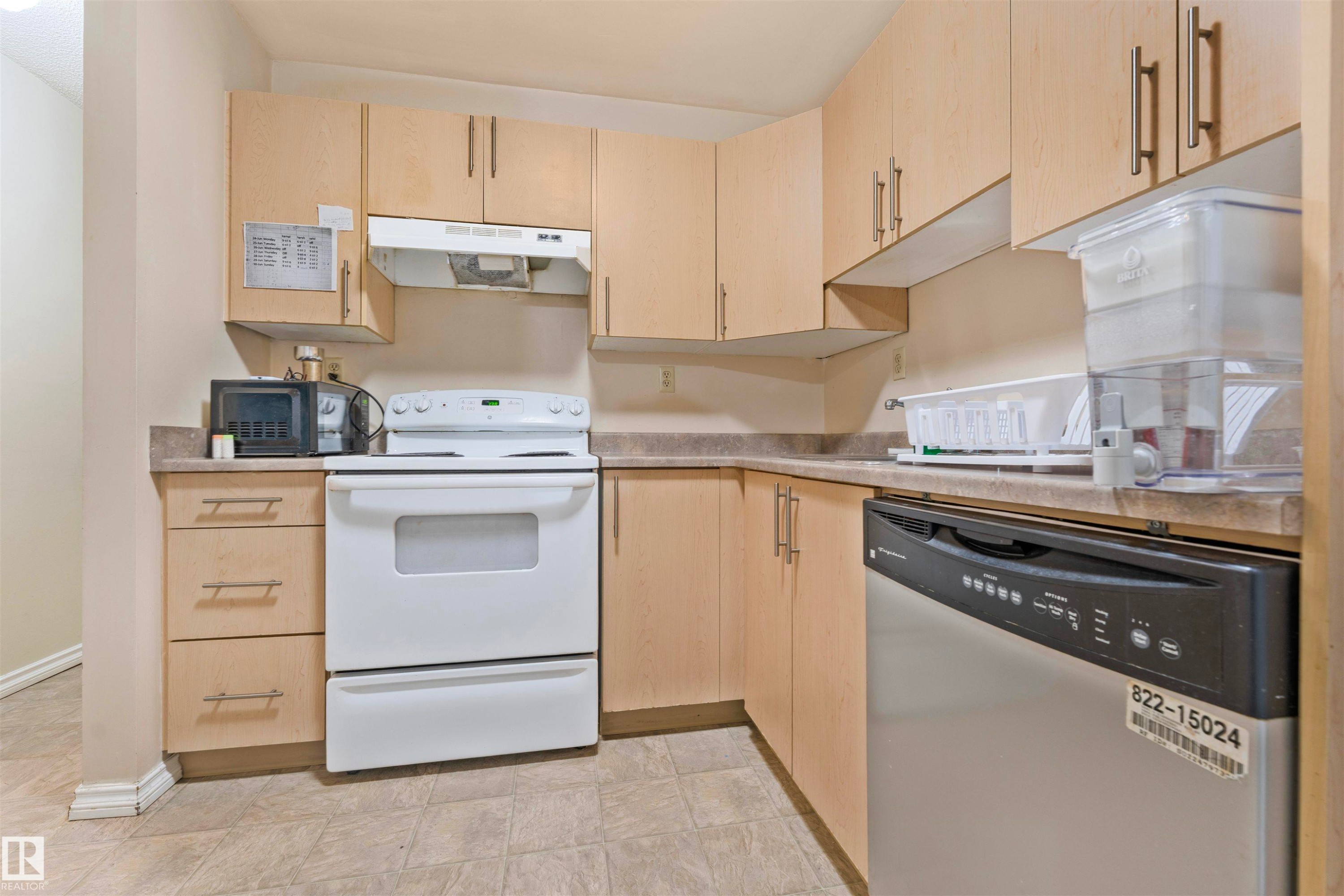 102 2620 Mill Woods, Edmonton, AB - Indoor Photo Showing Kitchen
