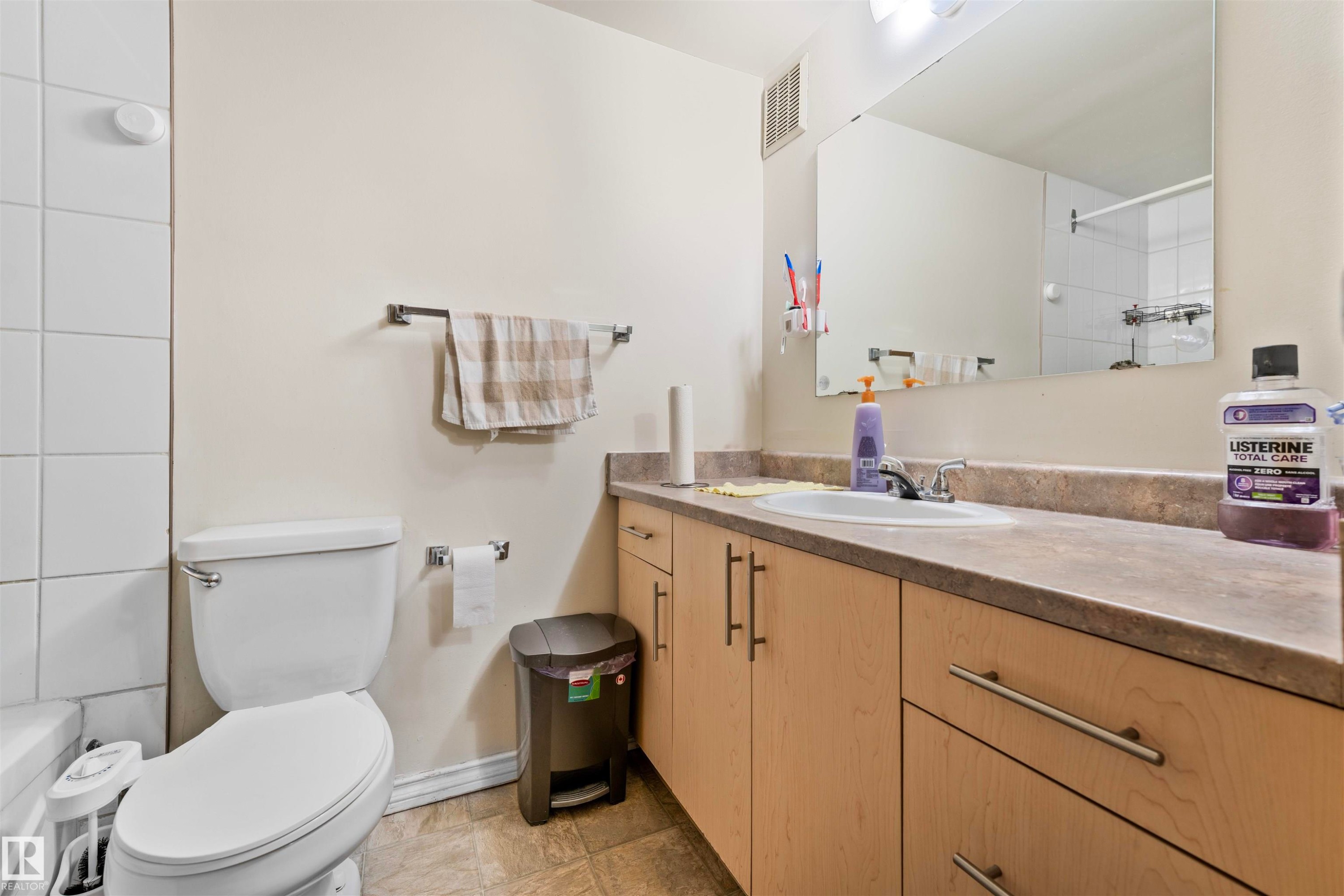 102 2620 Mill Woods, Edmonton, AB - Indoor Photo Showing Bathroom