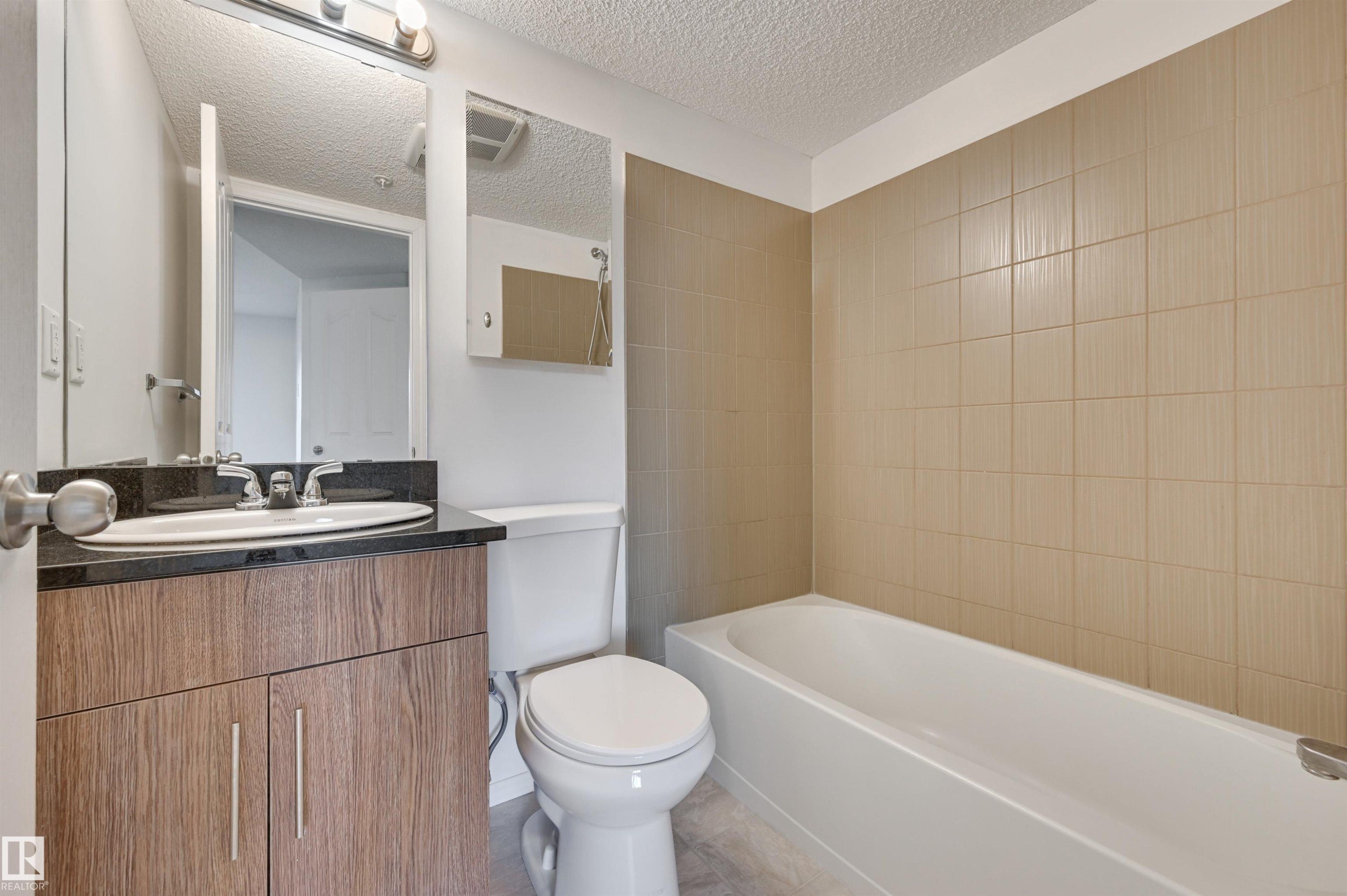 303 530 Watt Boulevard, Edmonton, AB - Indoor Photo Showing Bathroom