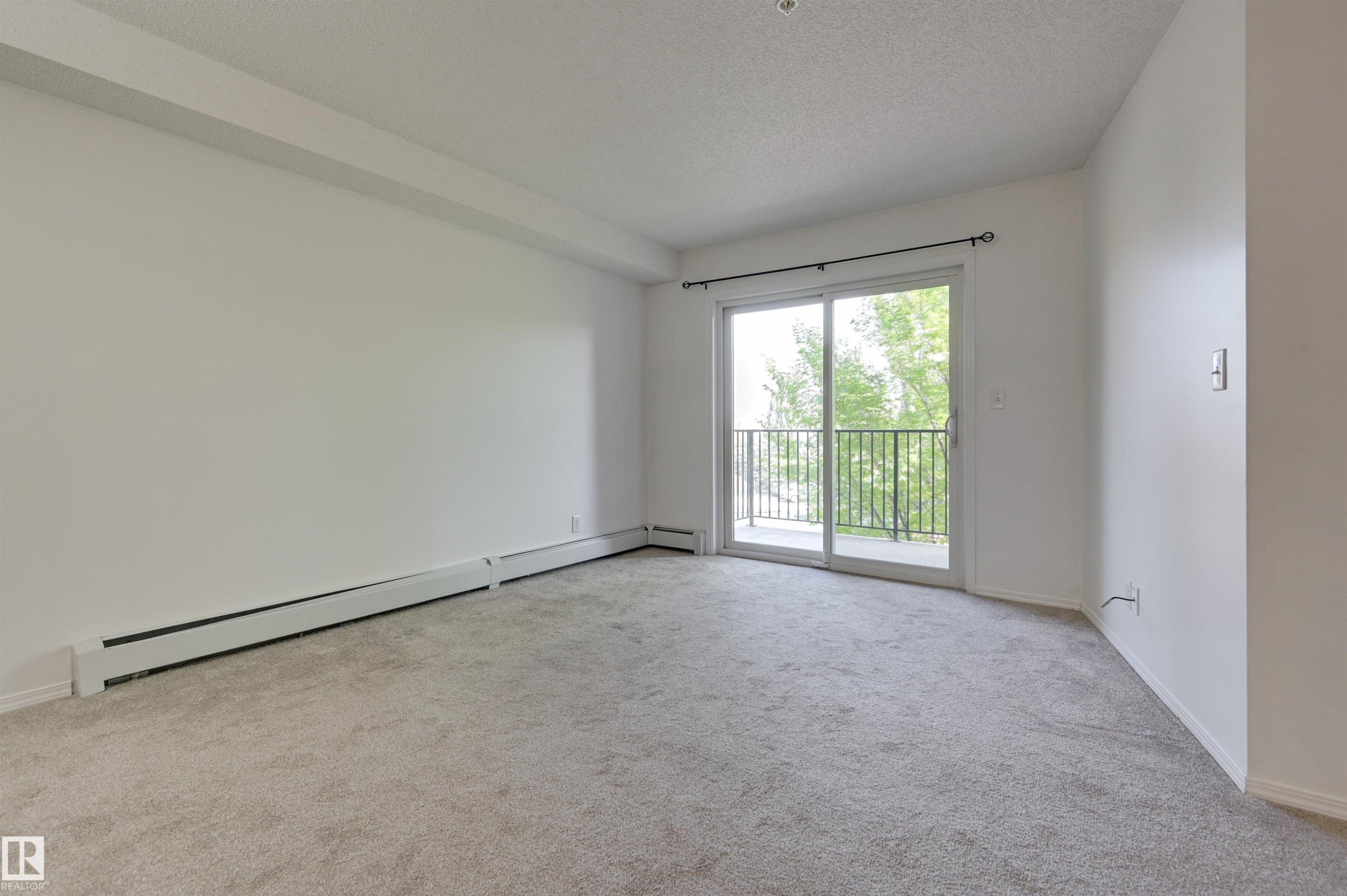 303 530 Watt Boulevard, Edmonton, AB - Indoor Photo Showing Other Room
