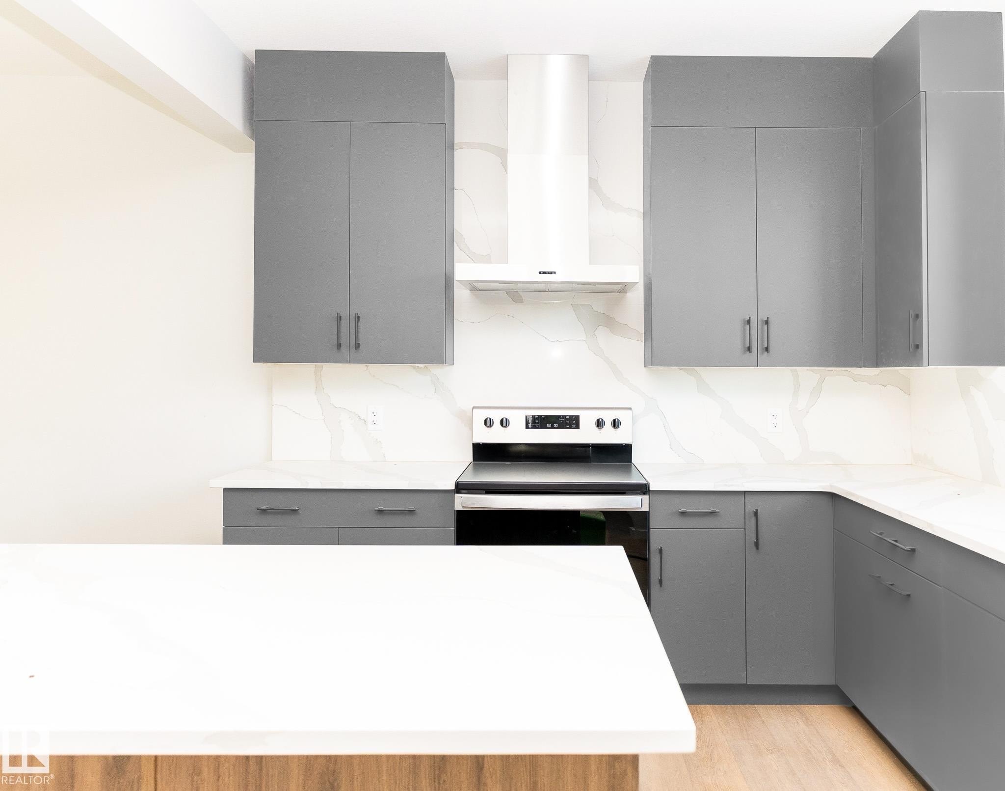 5115 Pilot Lane, Edmonton, AB - Indoor Photo Showing Kitchen