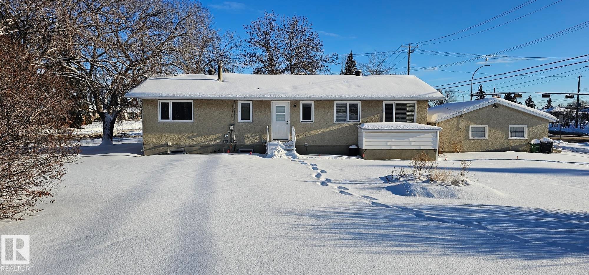 10712 159 Street, Edmonton, AB - Outdoor With Facade