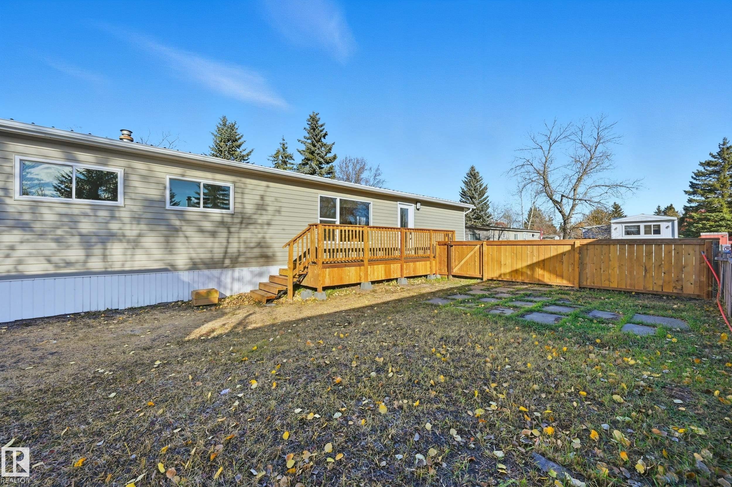 2 Cliff Crescent, Edmonton, AB - Outdoor With Deck Patio Veranda