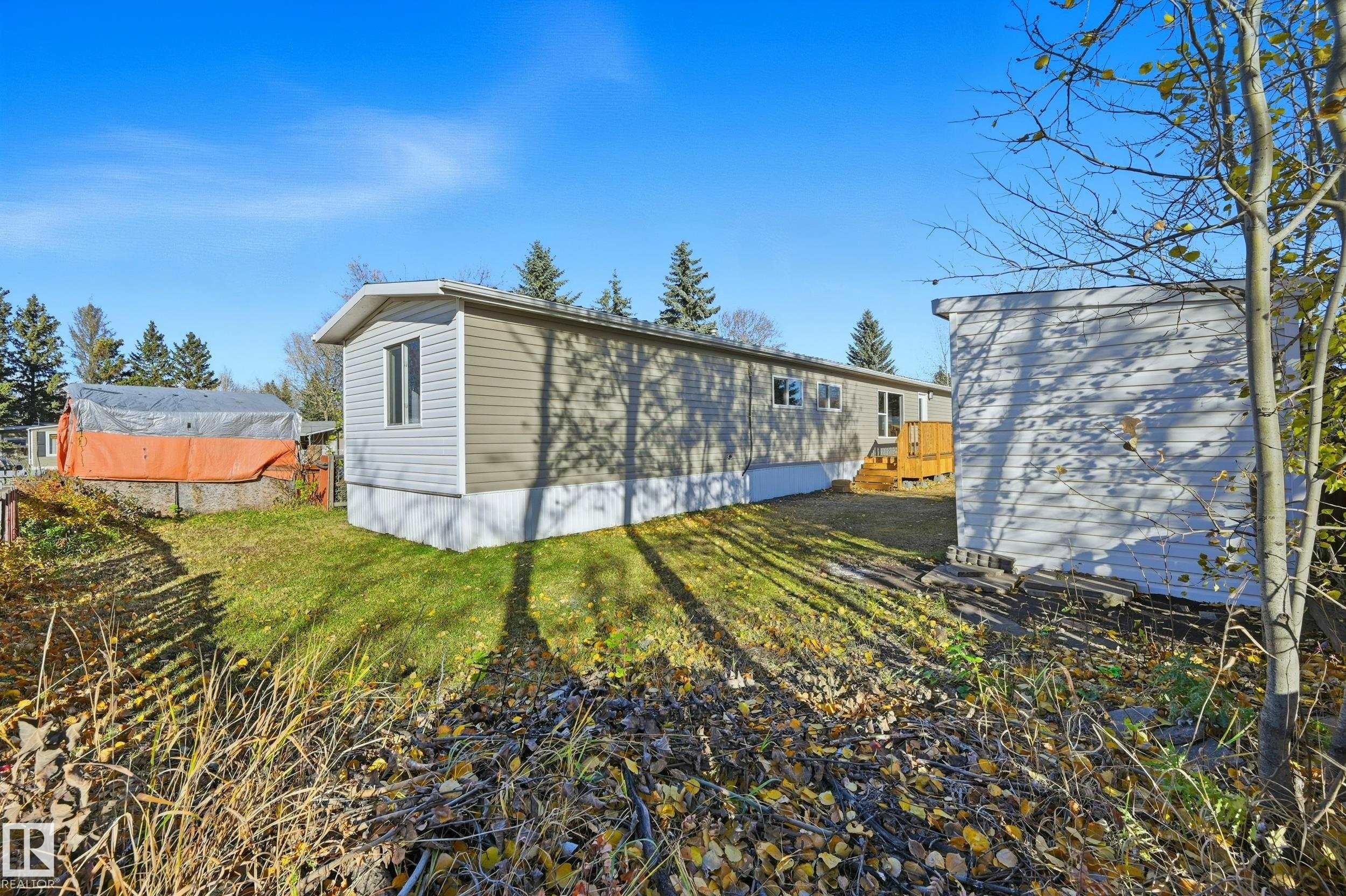 2 Cliff Crescent, Edmonton, AB - Outdoor