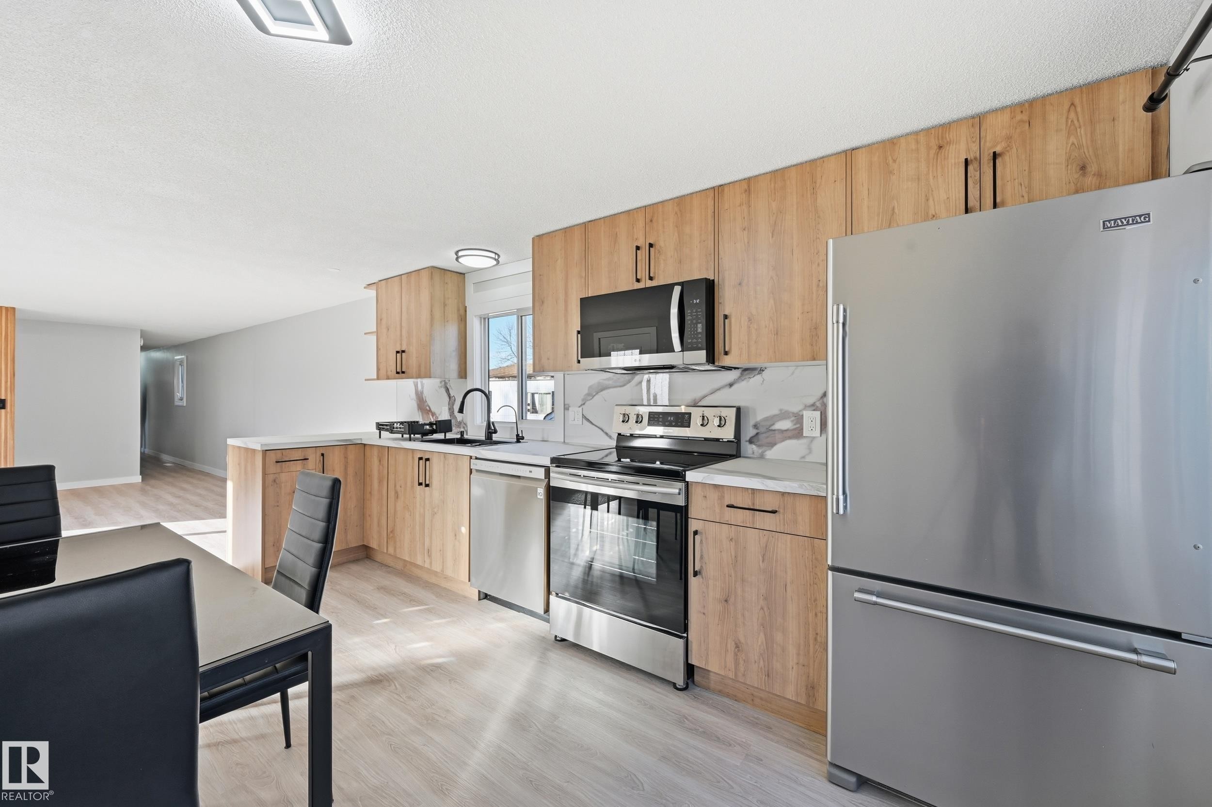 2 Cliff Crescent, Edmonton, AB - Indoor Photo Showing Kitchen With Stainless Steel Kitchen