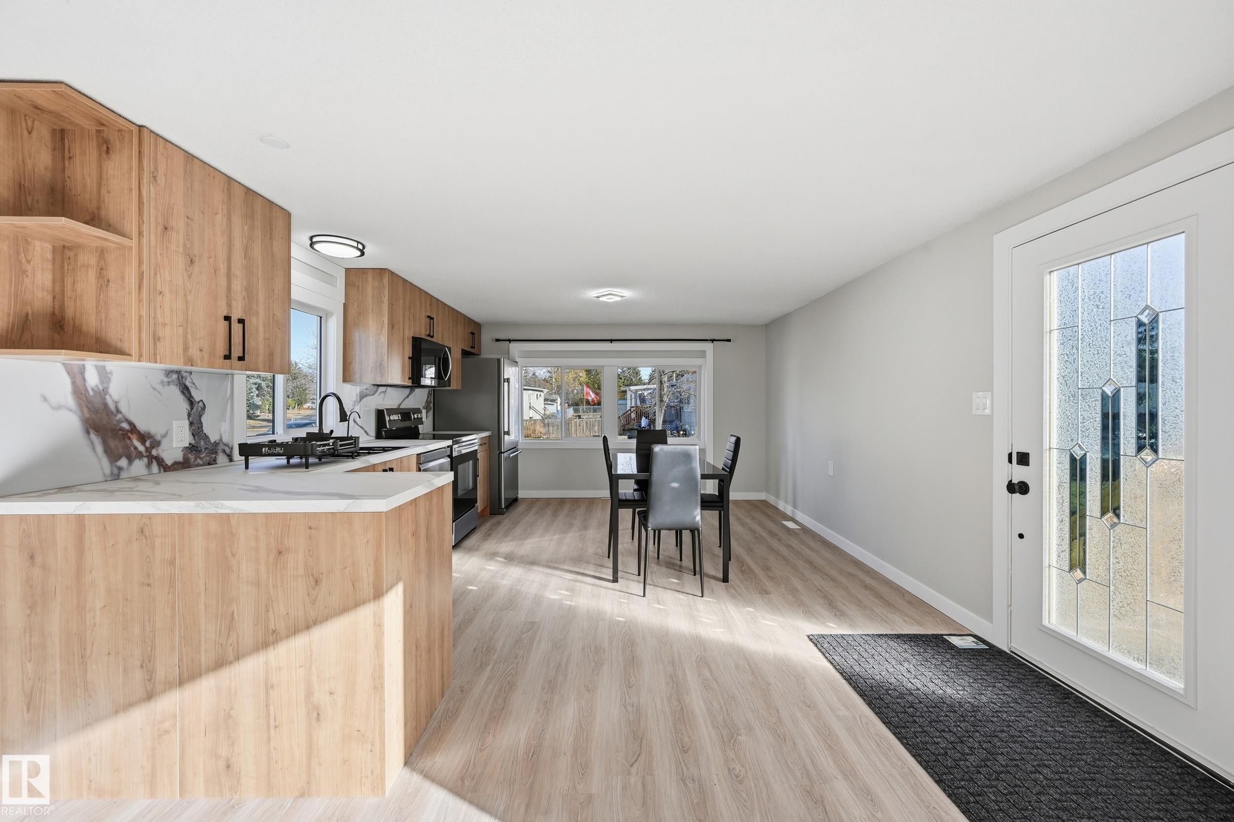 2 Cliff Crescent, Edmonton, AB - Indoor