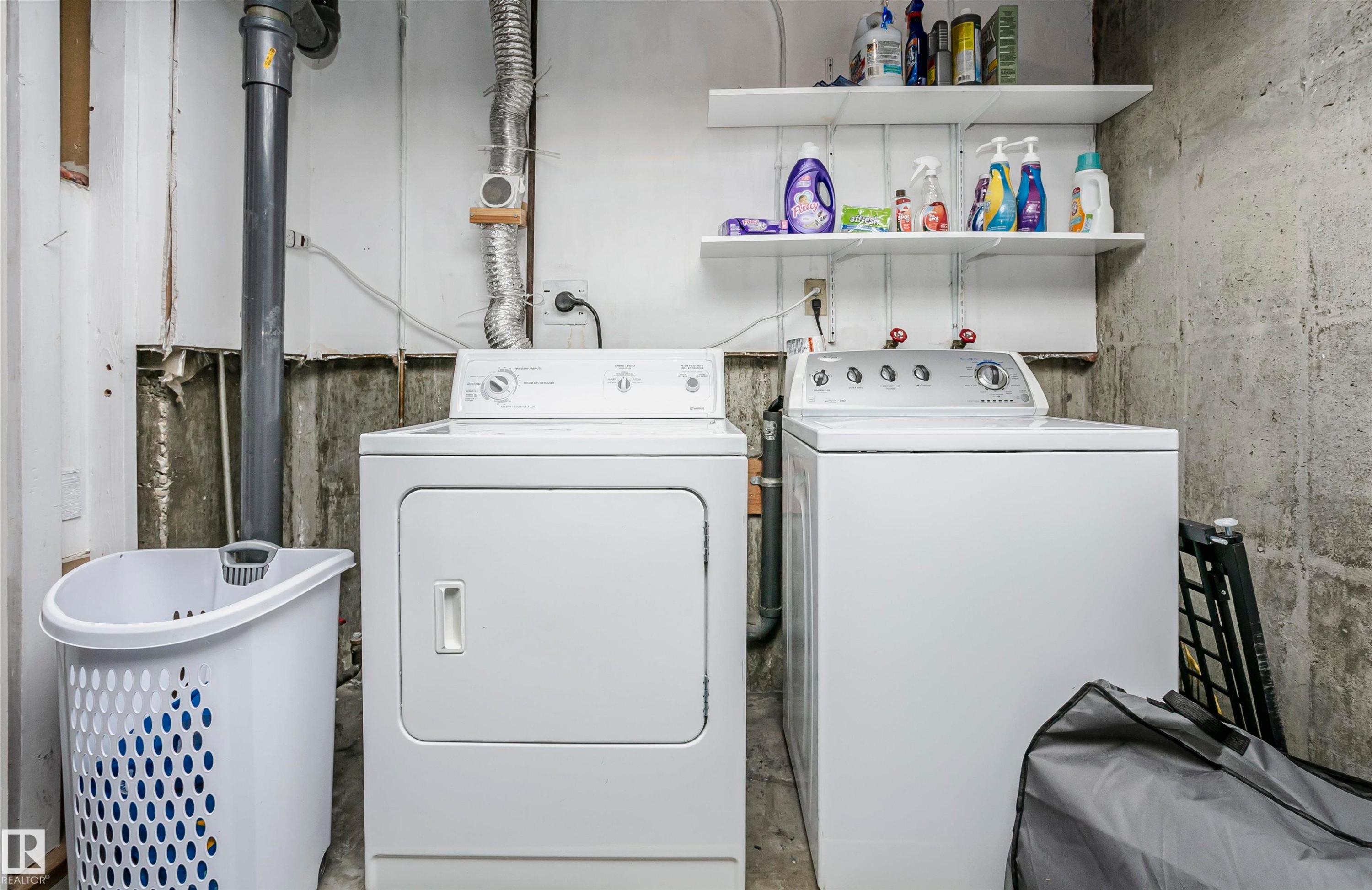 Laundry area featuring washer and dryer - 3103 109 Street, Edmonton, AB - Indoor Photo Showing Laundry Room