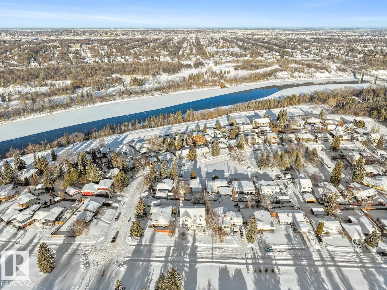 View of property location with nearby suburban area and a nearby body of water - 6508 109 Avenue, Edmonton, AB - Outdoor With View