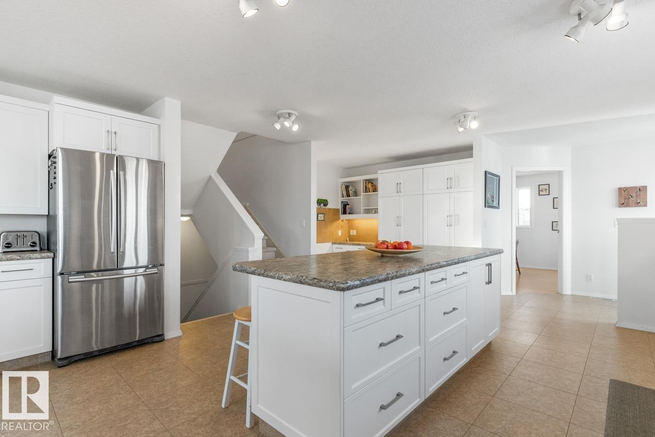6508 109 Avenue, Edmonton, AB - Indoor Photo Showing Kitchen