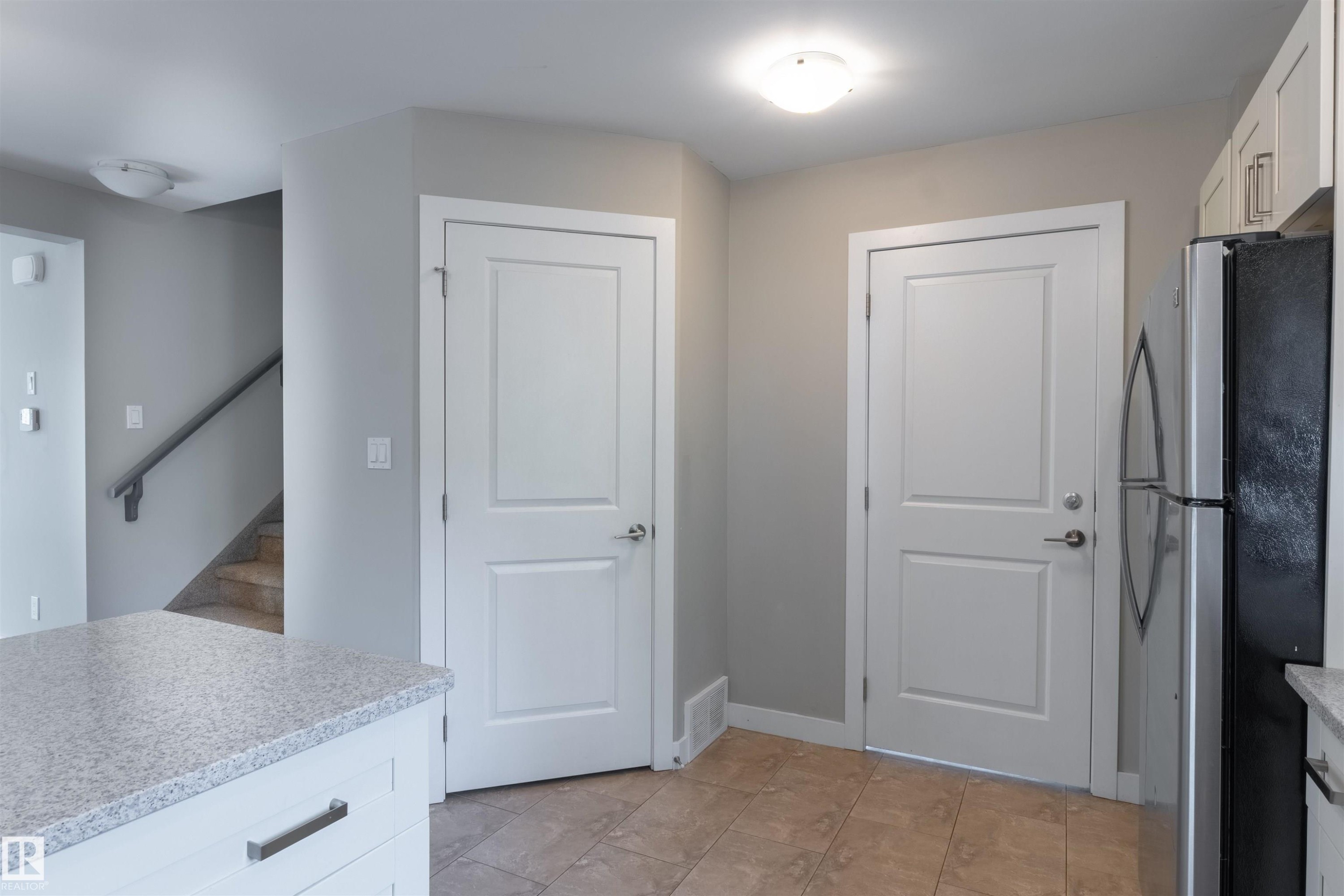 10204 113 Avenue, Edmonton, AB - Indoor