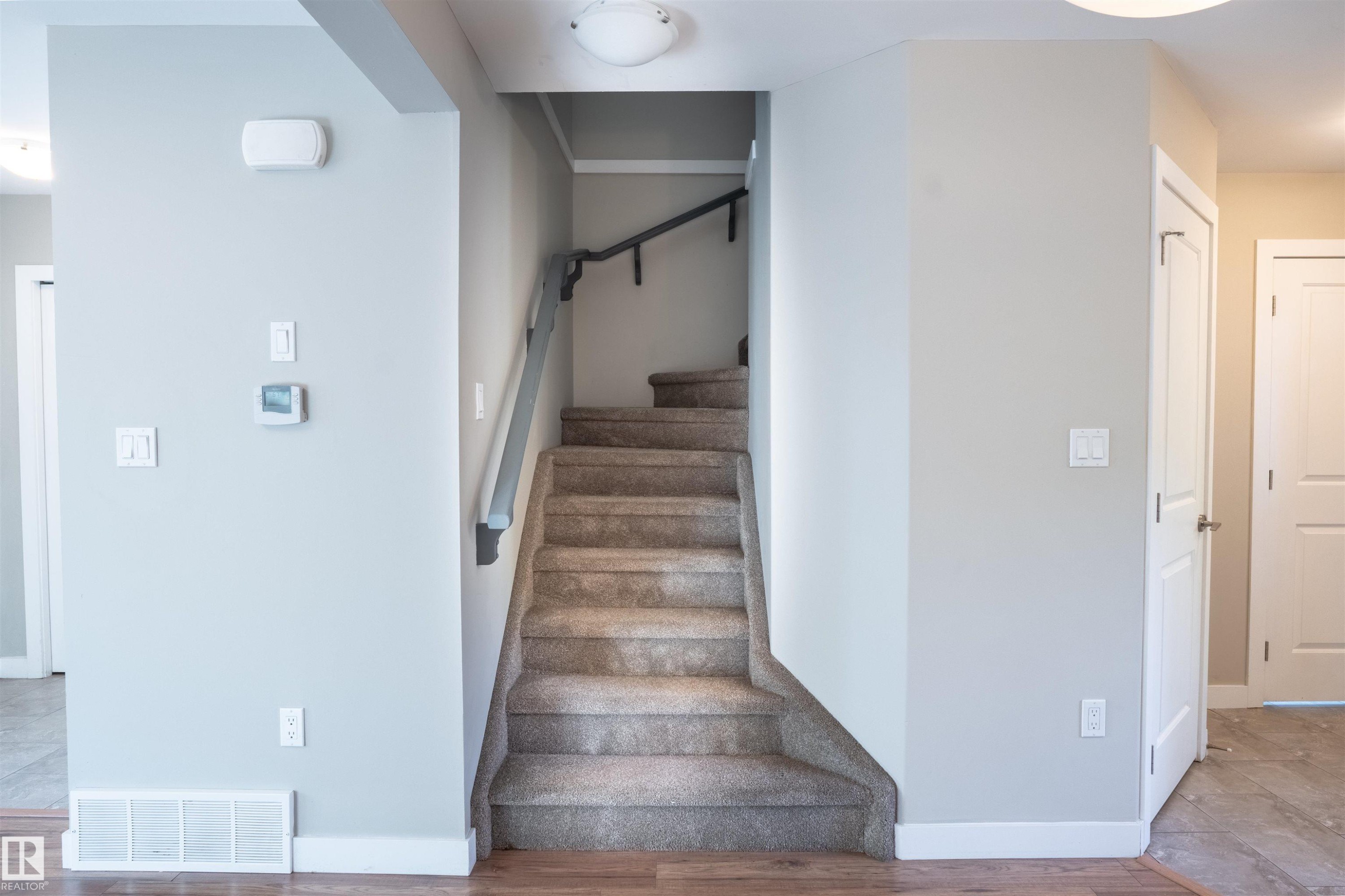 10204 113 Avenue, Edmonton, AB - Indoor Photo Showing Other Room