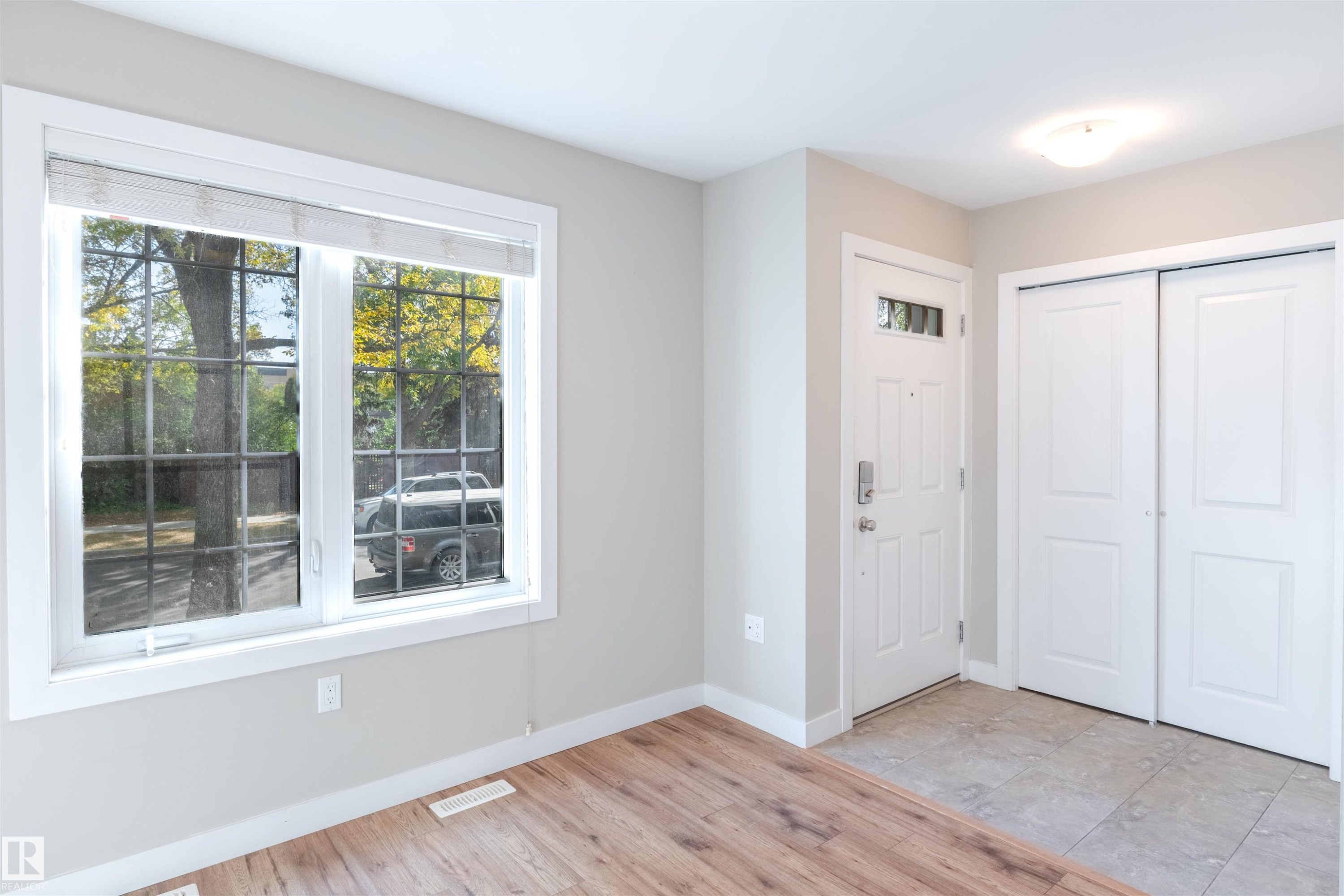 10204 113 Avenue, Edmonton, AB - Indoor Photo Showing Other Room