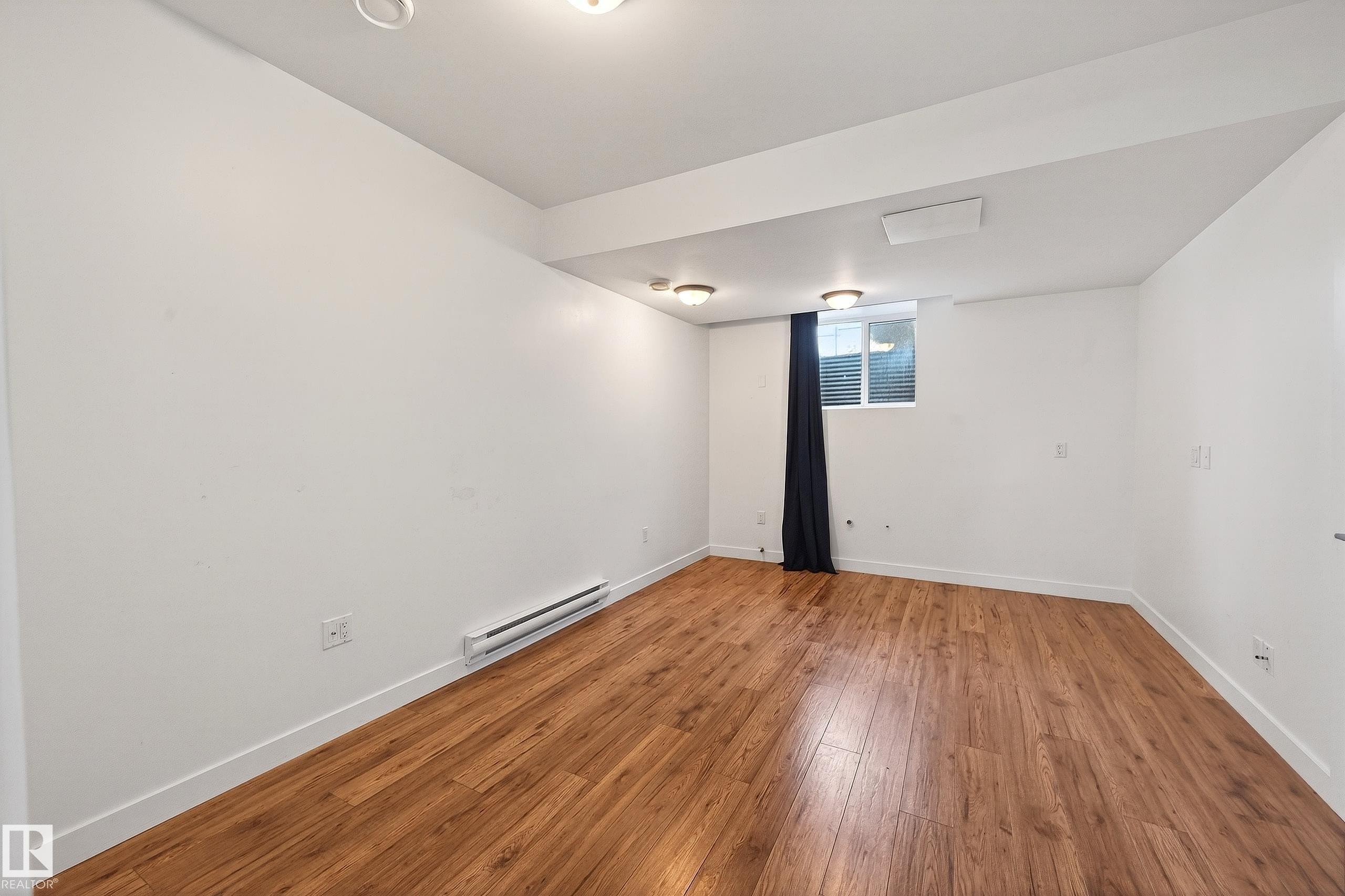 10204 113 Avenue, Edmonton, AB - Indoor Photo Showing Other Room