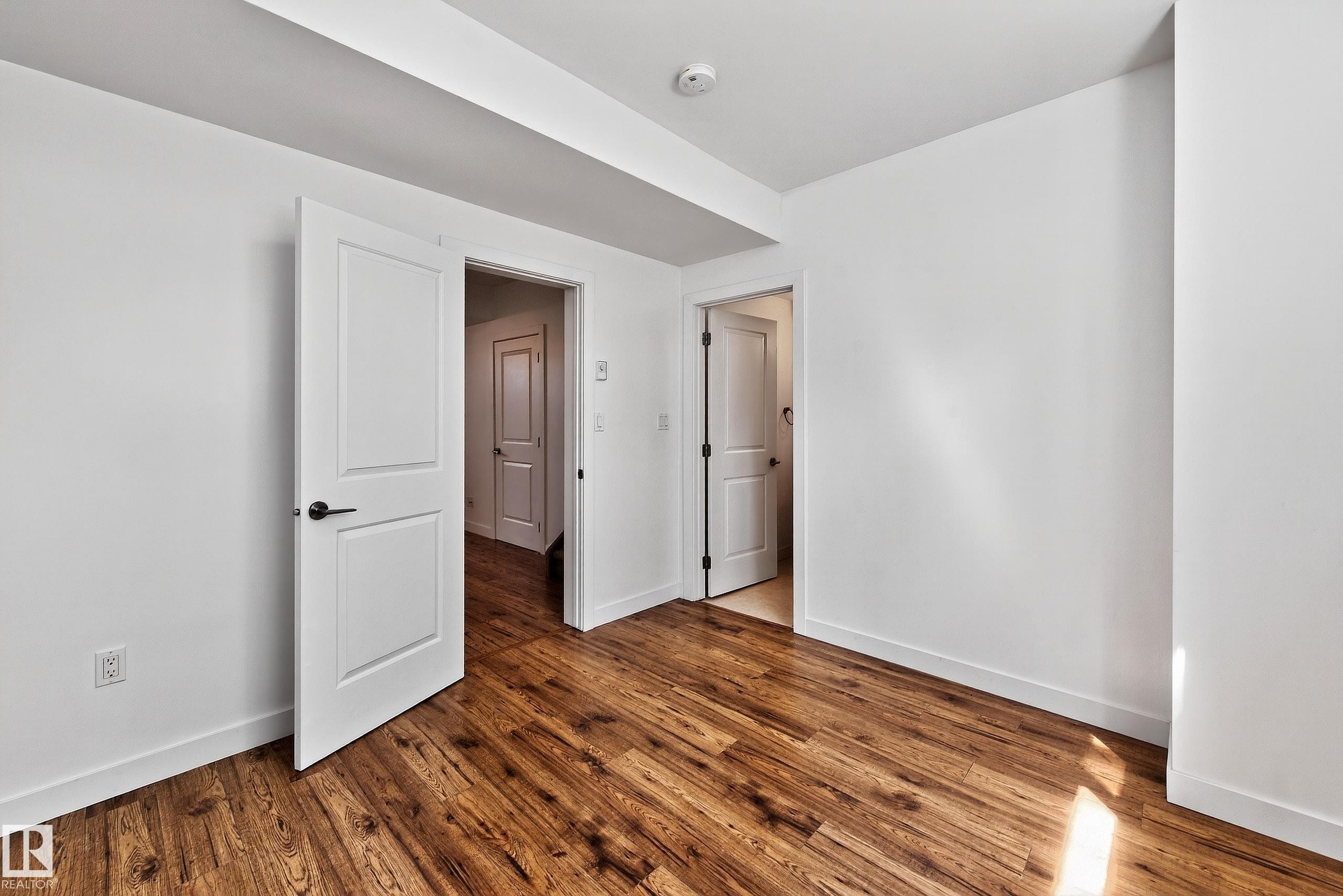 10204 113 Avenue, Edmonton, AB - Indoor Photo Showing Other Room