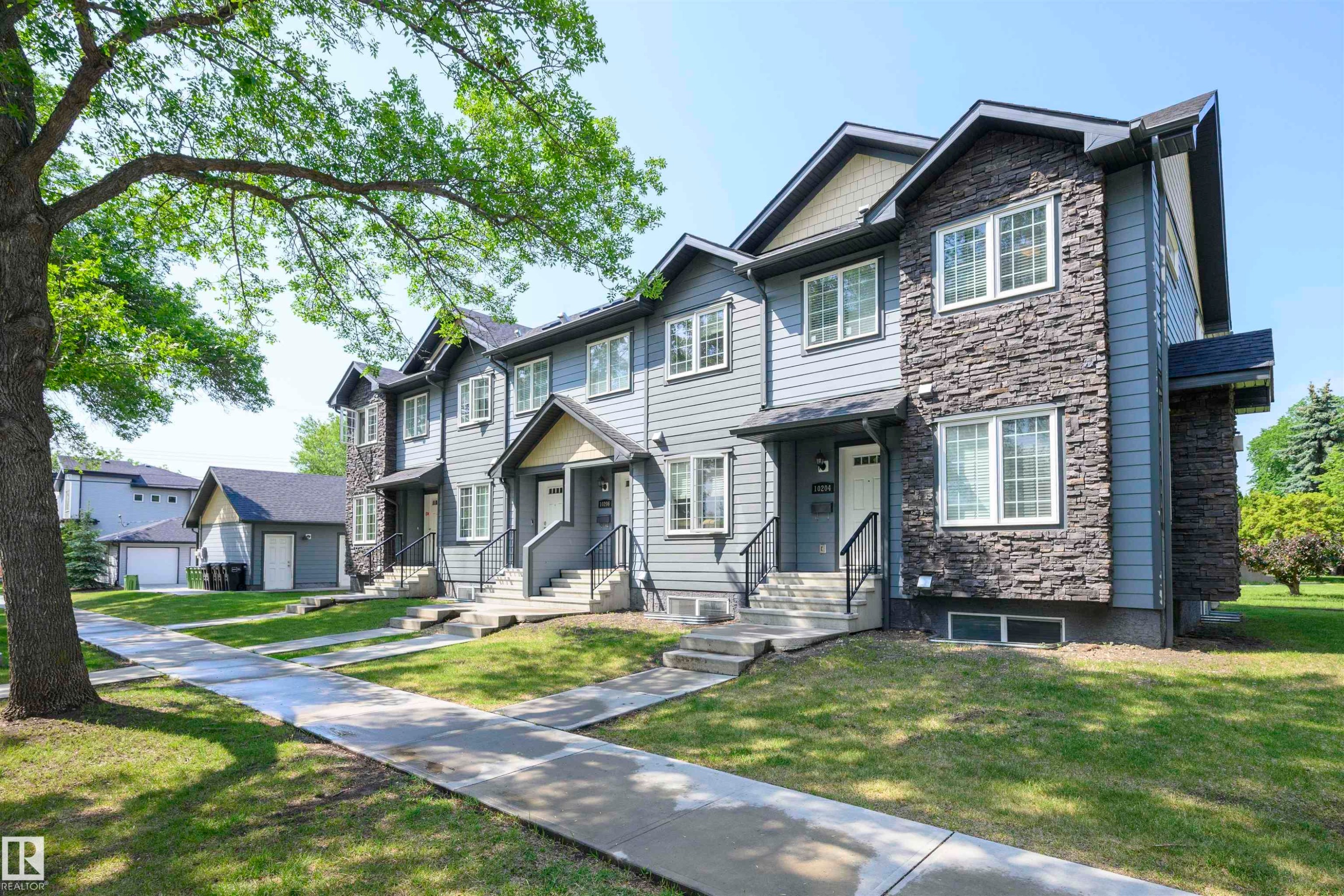 10204 113 Avenue, Edmonton, AB - Outdoor With Facade