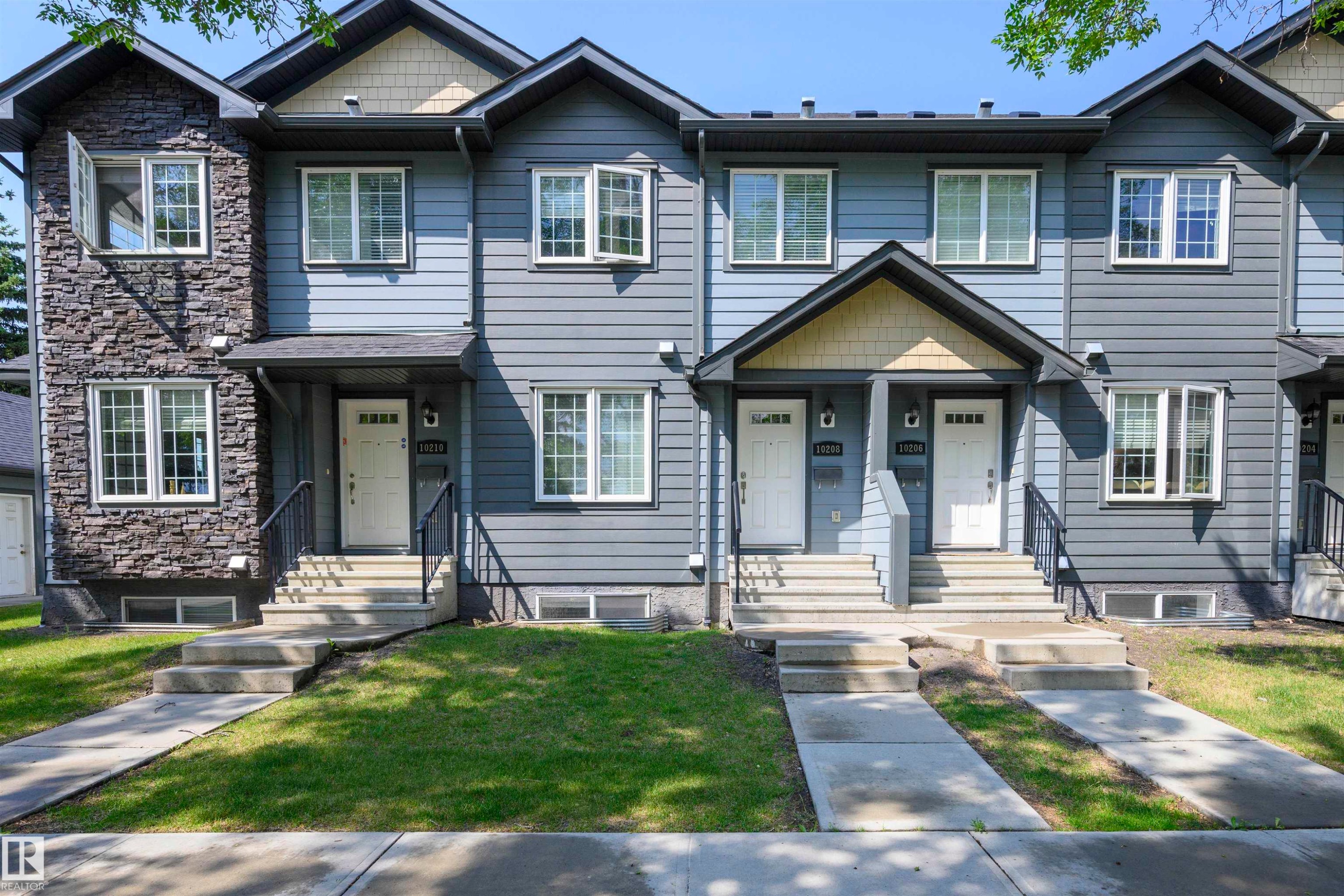 10204 113 Avenue, Edmonton, AB - Outdoor With Facade