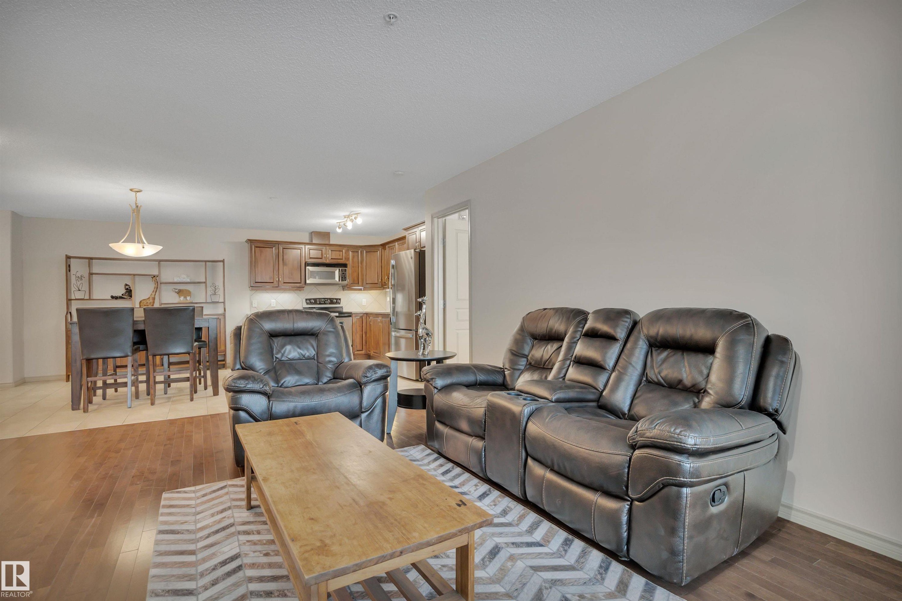 119 16035 132 Street, Edmonton, AB - Indoor Photo Showing Living Room
