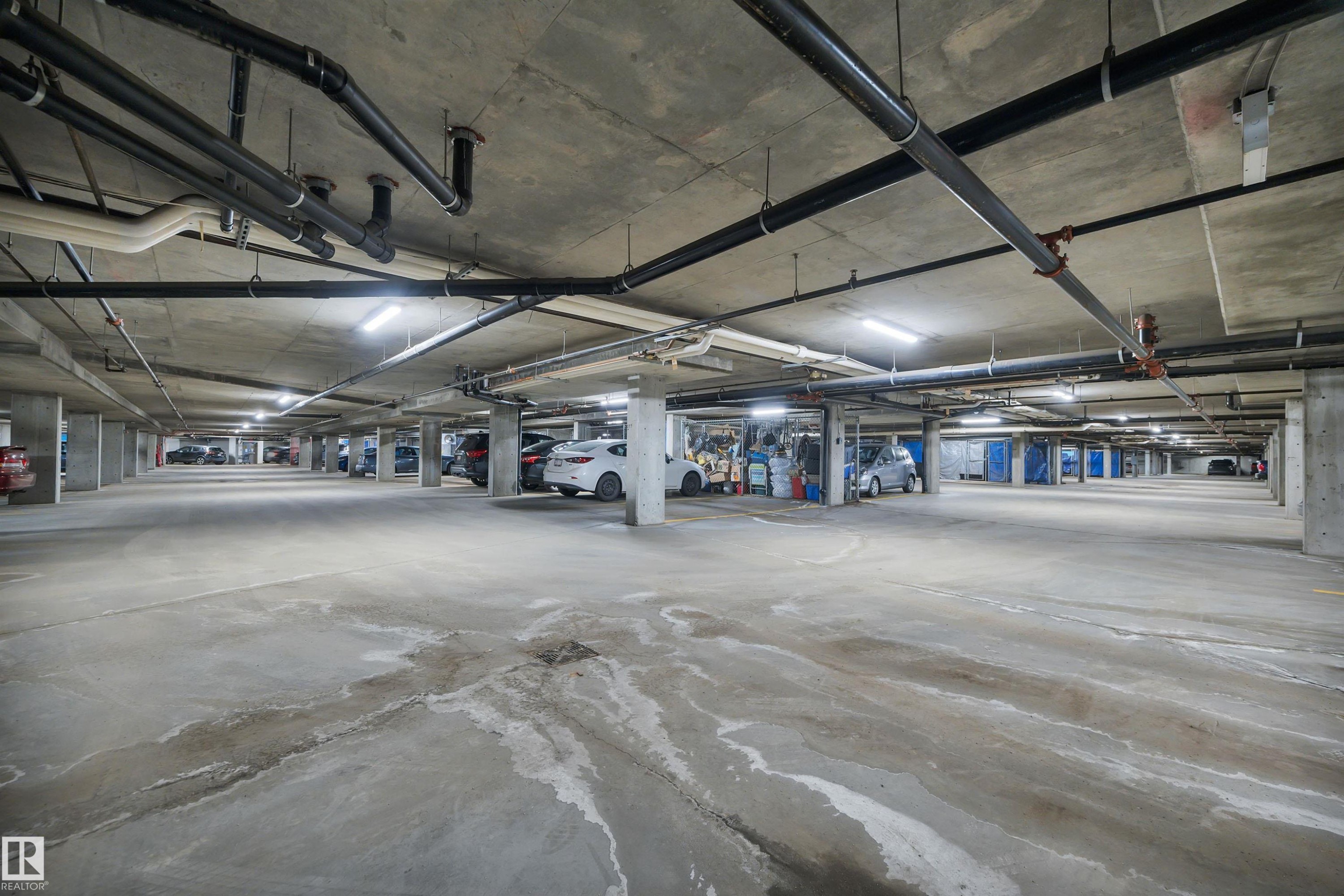 119 16035 132 Street, Edmonton, AB - Indoor Photo Showing Garage