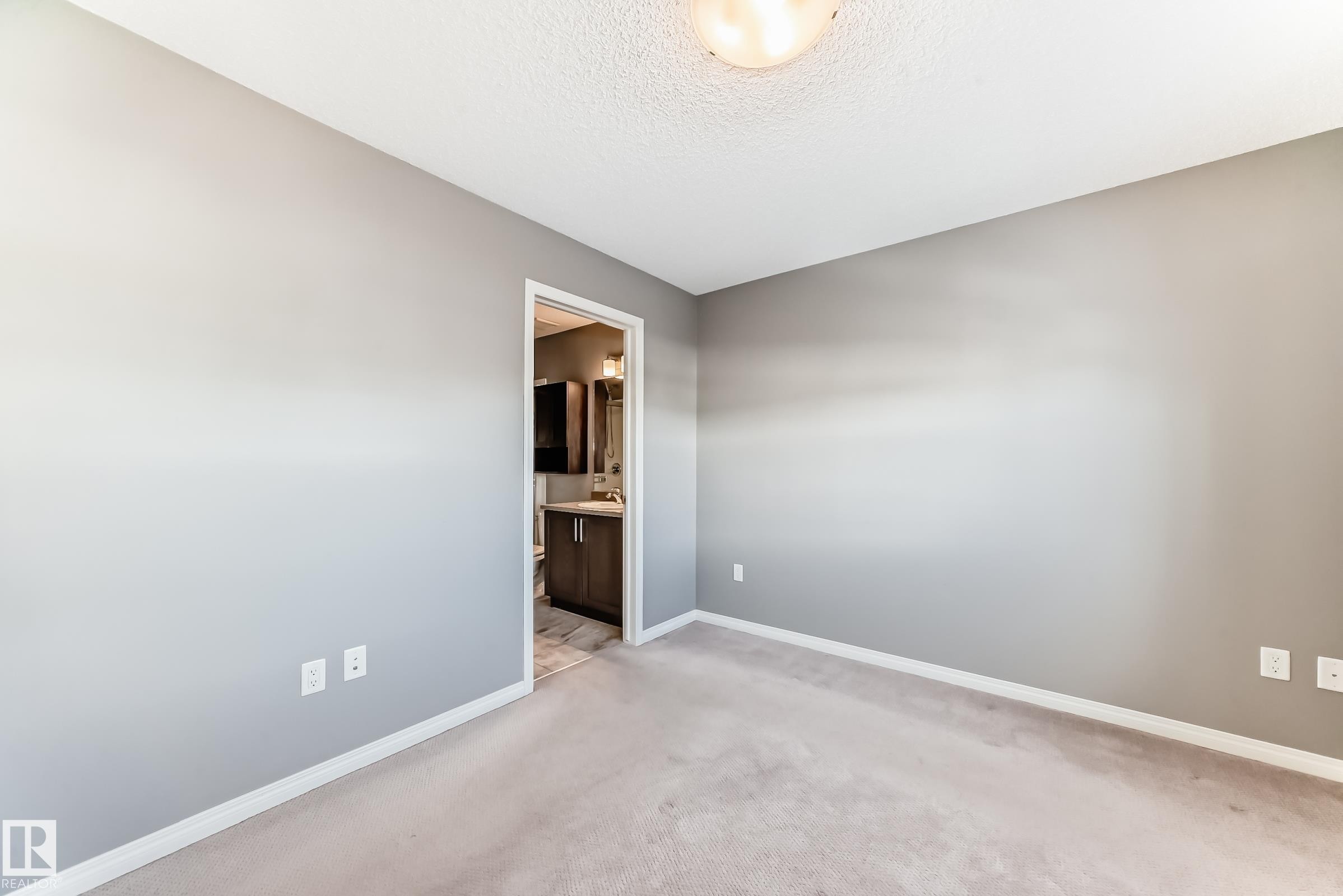 46 4029 Orchards Drive, Edmonton, AB - Indoor Photo Showing Other Room