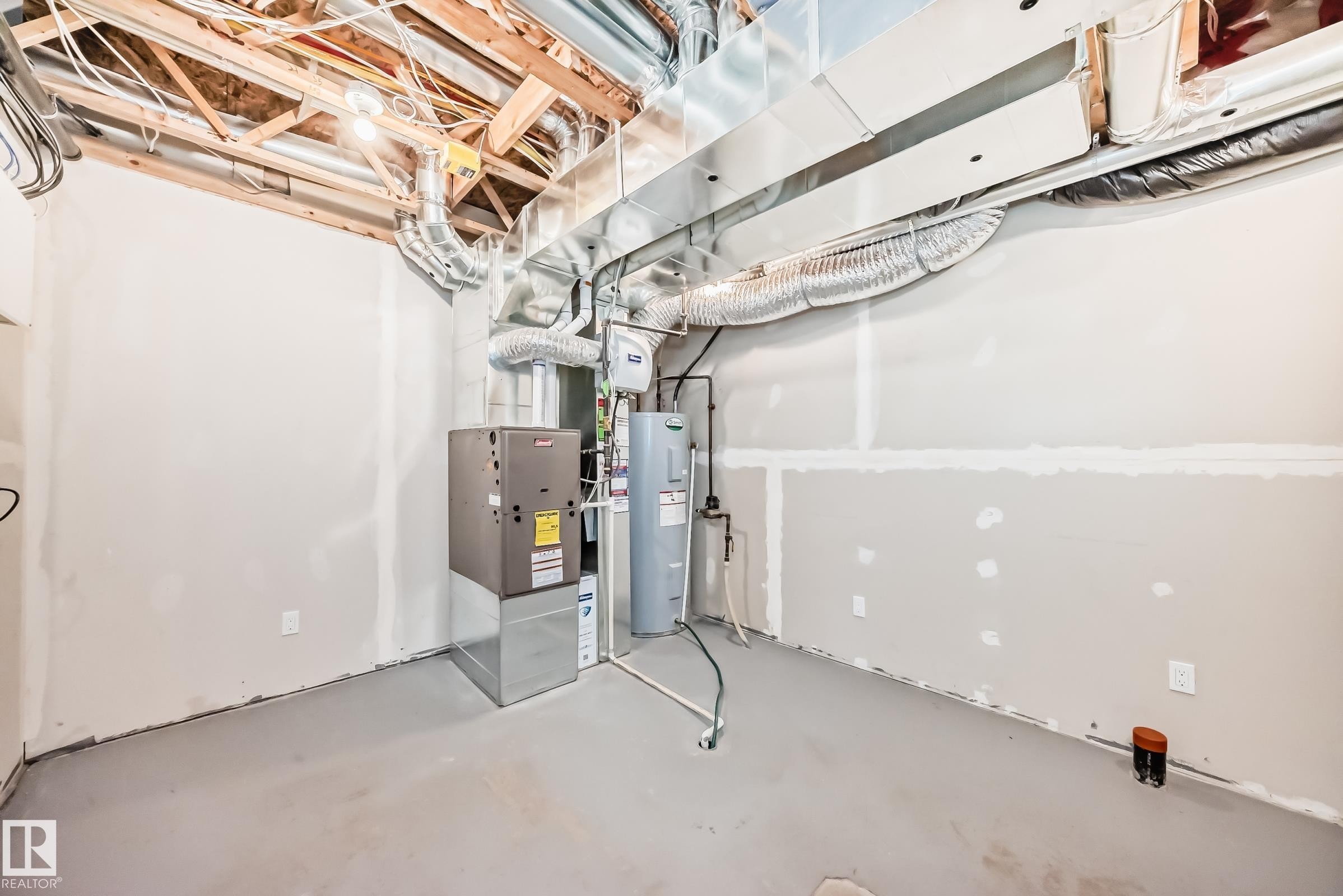 46 4029 Orchards Drive, Edmonton, AB - Indoor Photo Showing Basement