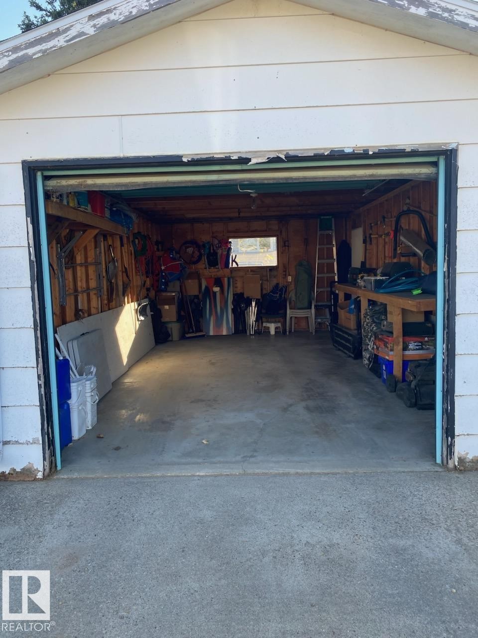 4828 52 Avenue, Viking, AB - Outdoor