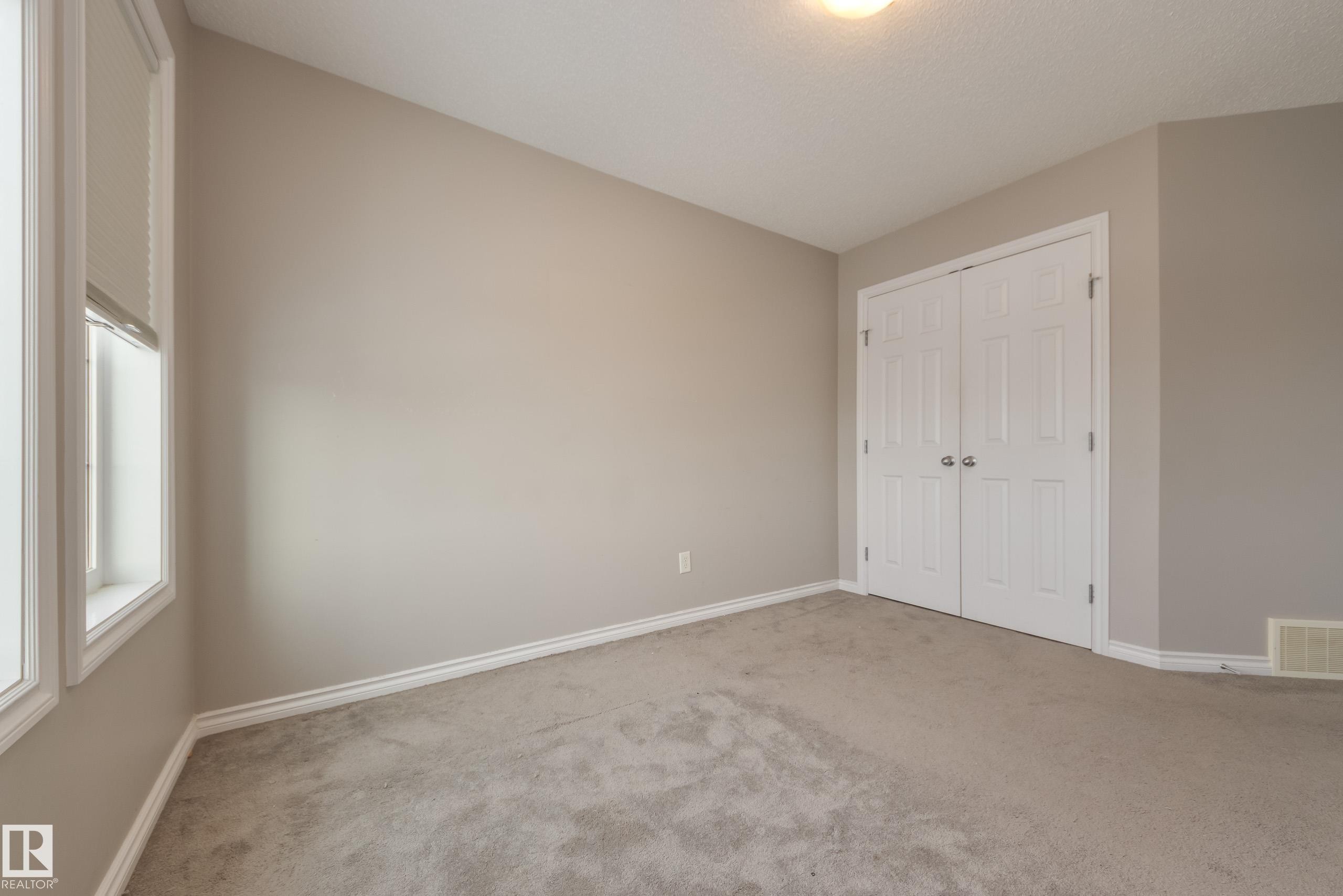 1438 Watt Drive, Edmonton, AB - Indoor Photo Showing Other Room