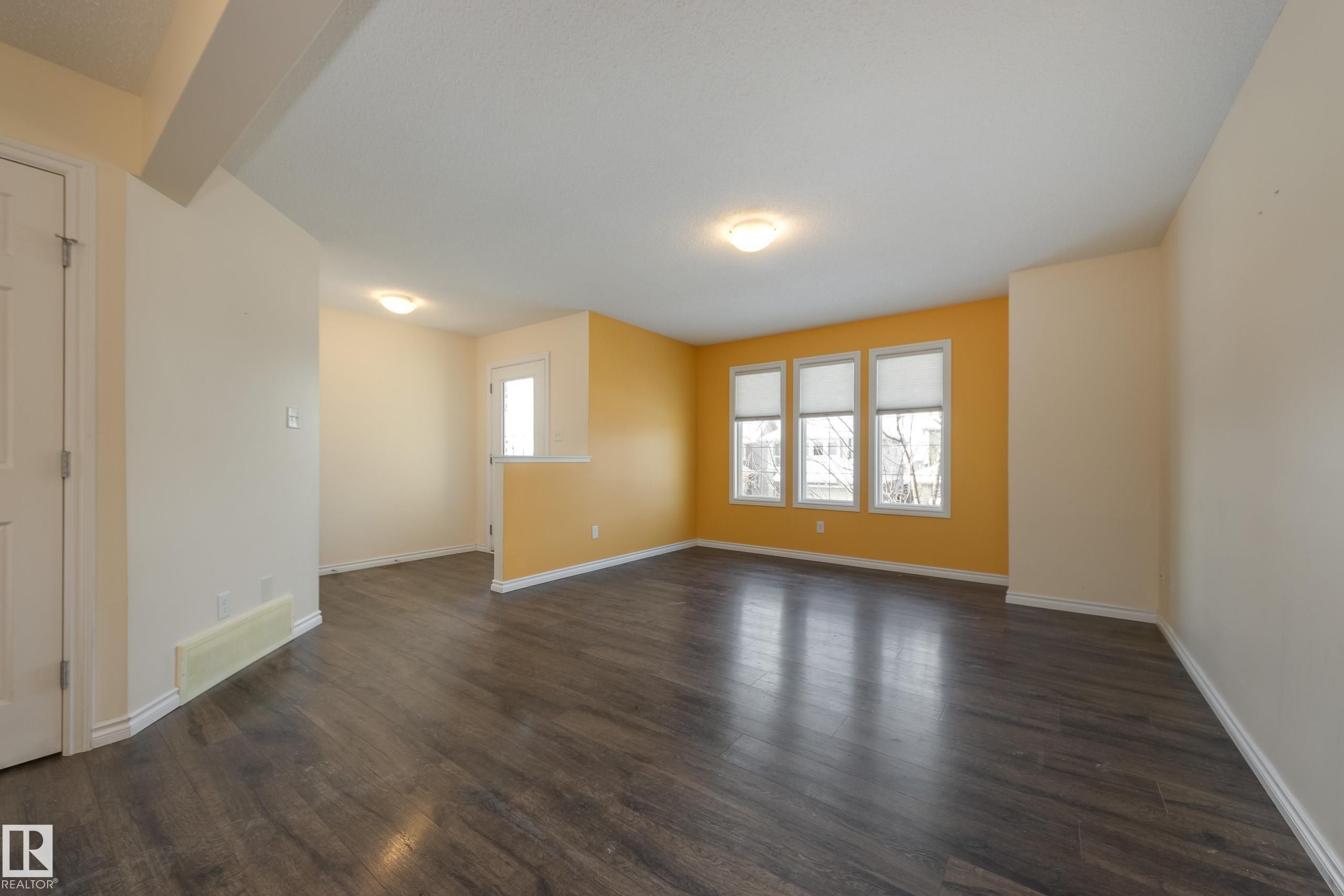 1438 Watt Drive, Edmonton, AB - Indoor Photo Showing Other Room