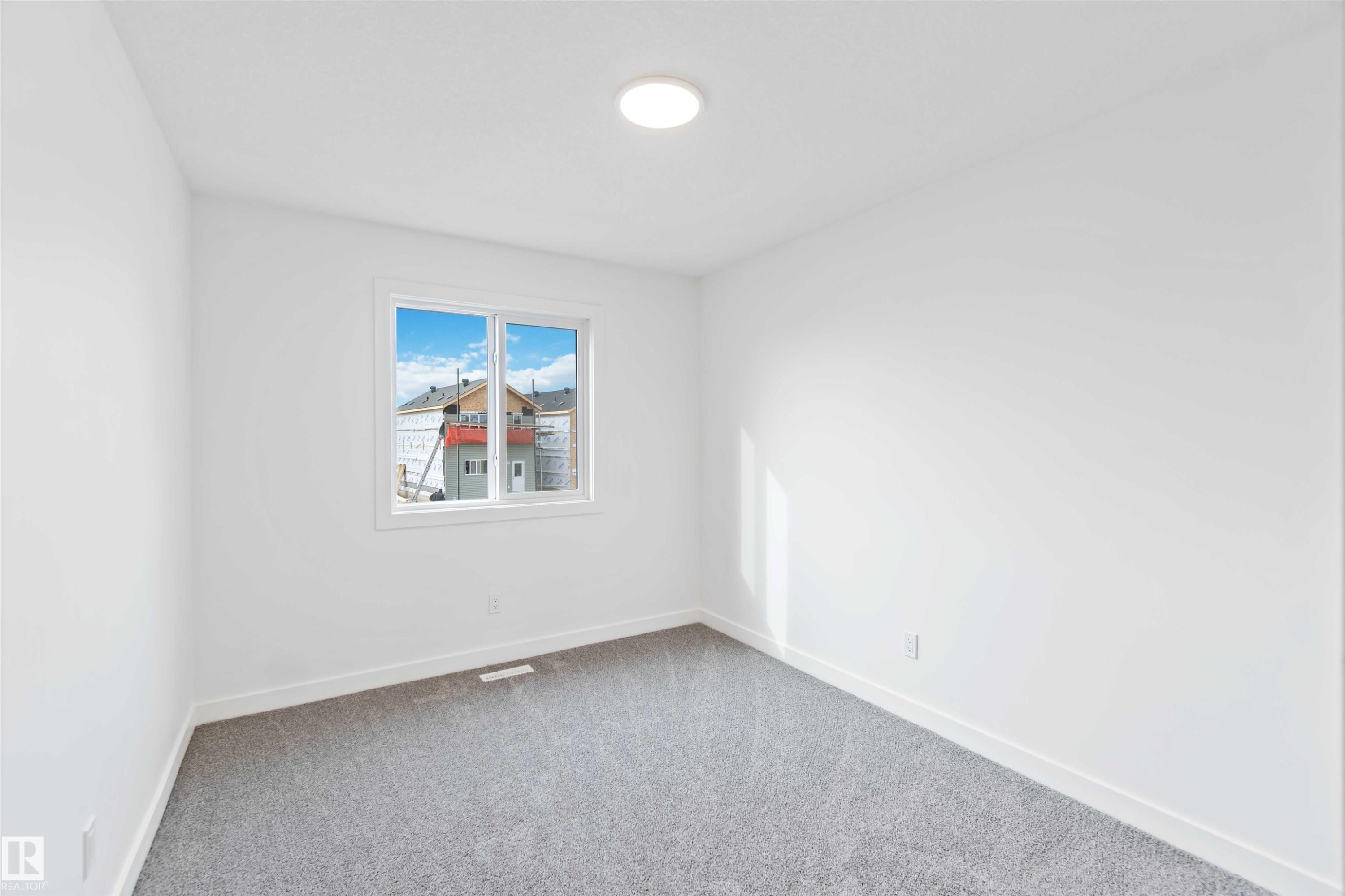 1013 Aster Boulevard, Edmonton, AB - Indoor Photo Showing Other Room