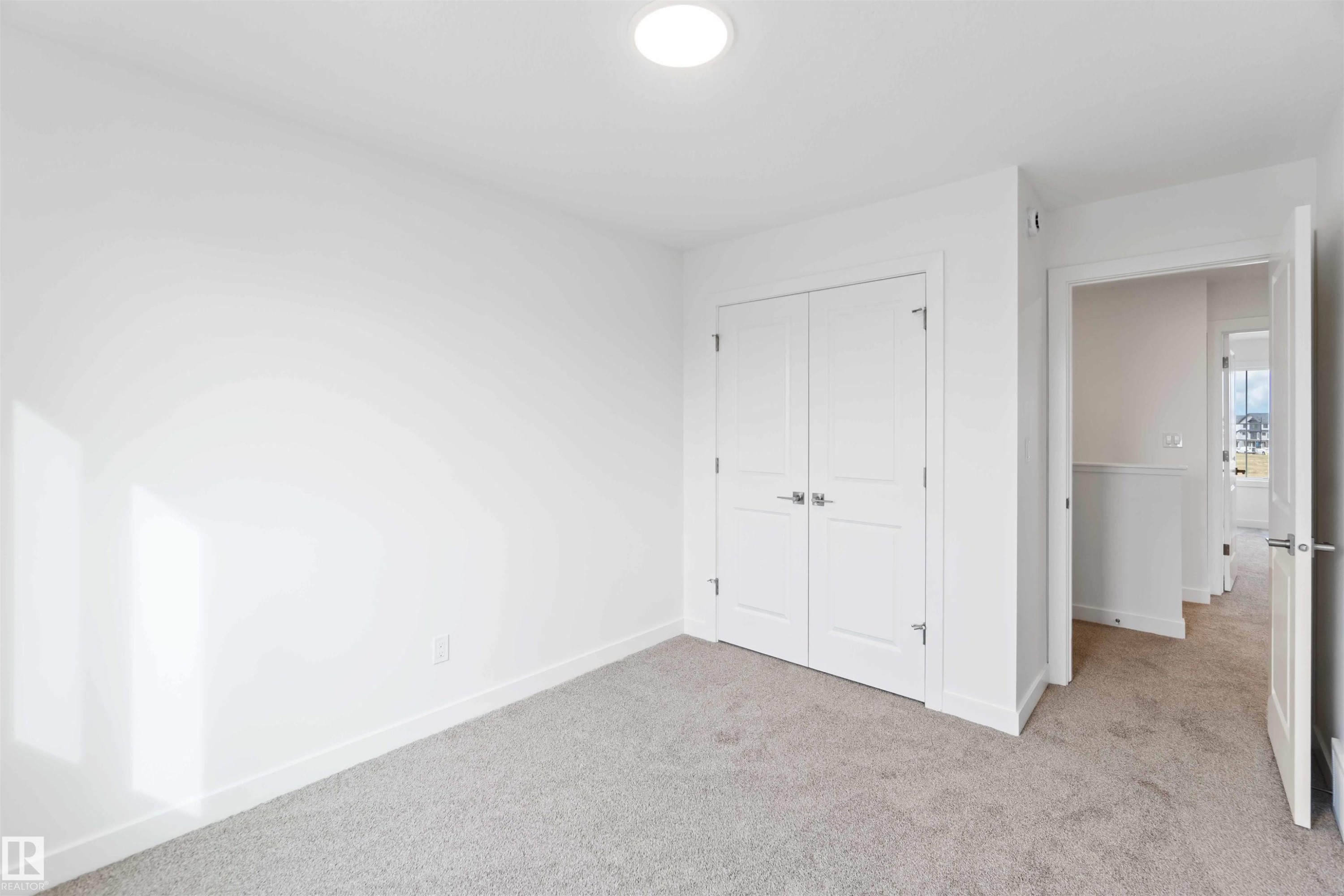 1013 Aster Boulevard, Edmonton, AB - Indoor Photo Showing Other Room