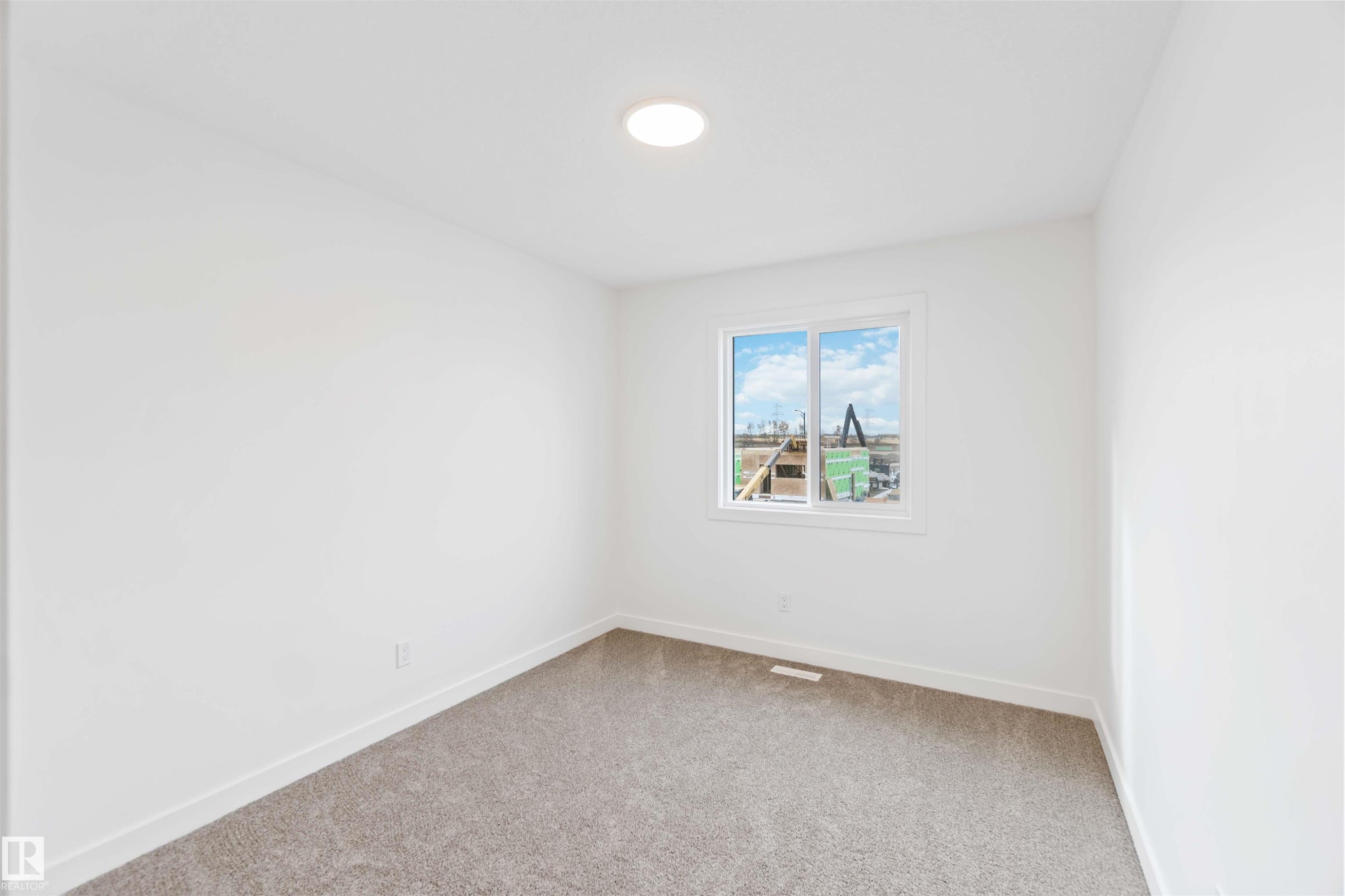 1013 Aster Boulevard, Edmonton, AB - Indoor Photo Showing Other Room