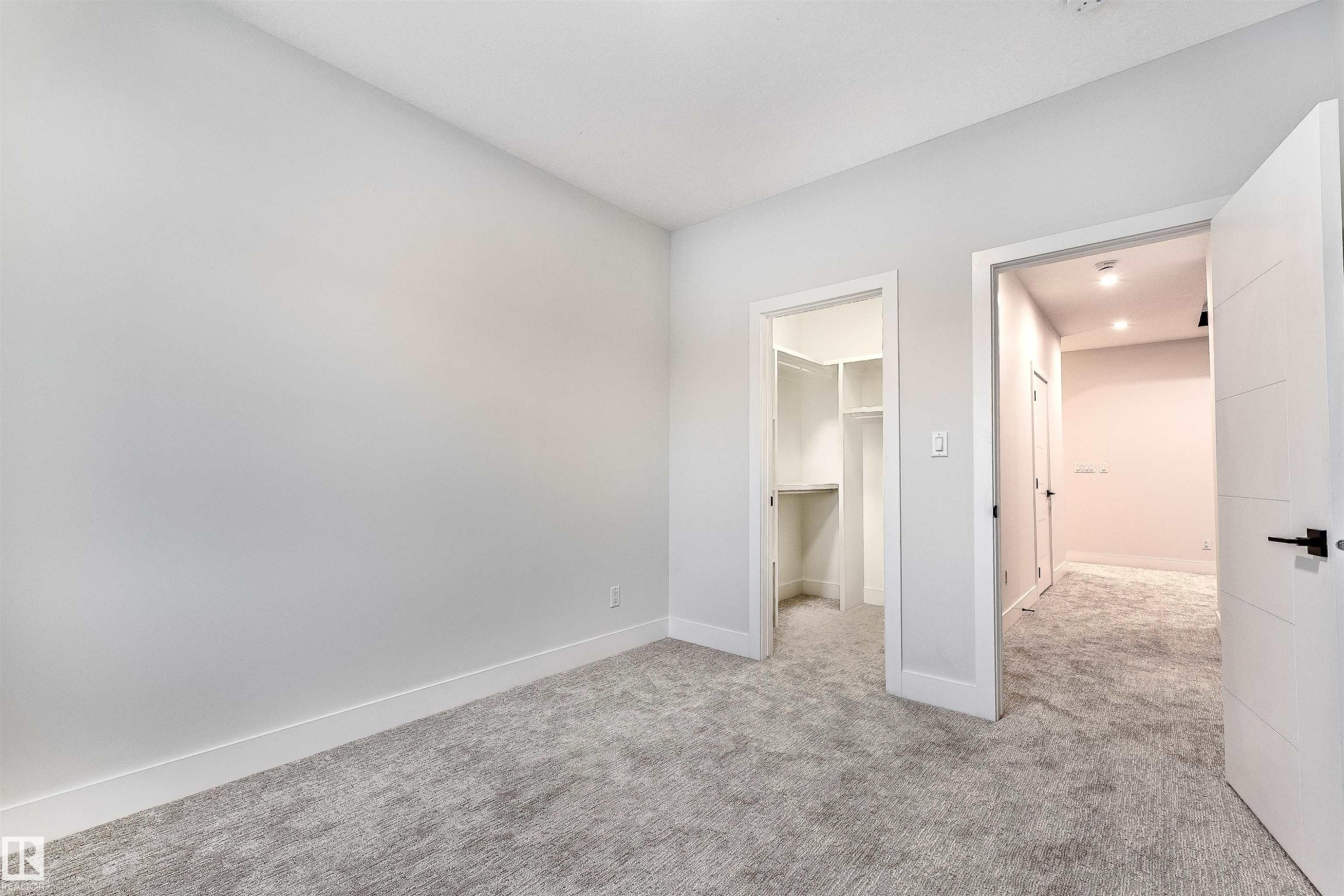 Edmonton, AB - Indoor Photo Showing Other Room