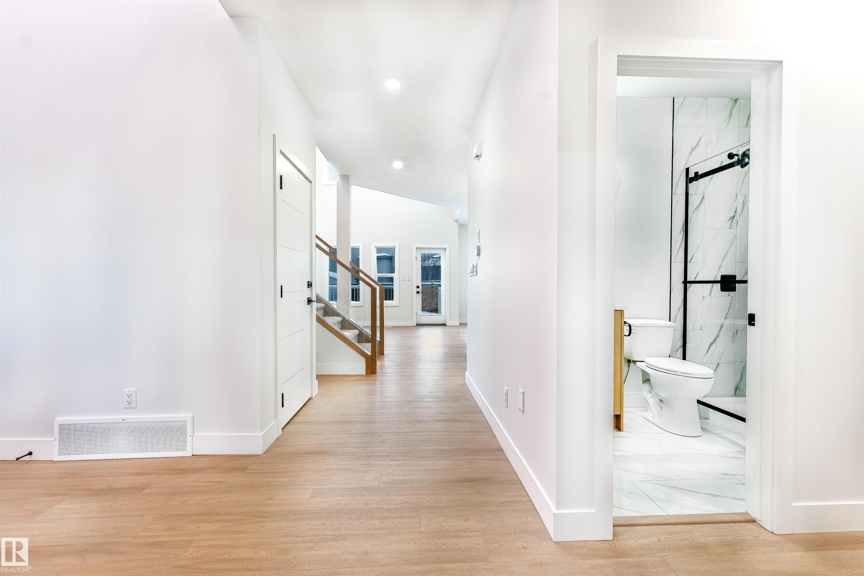 Edmonton, AB - Indoor Photo Showing Other Room