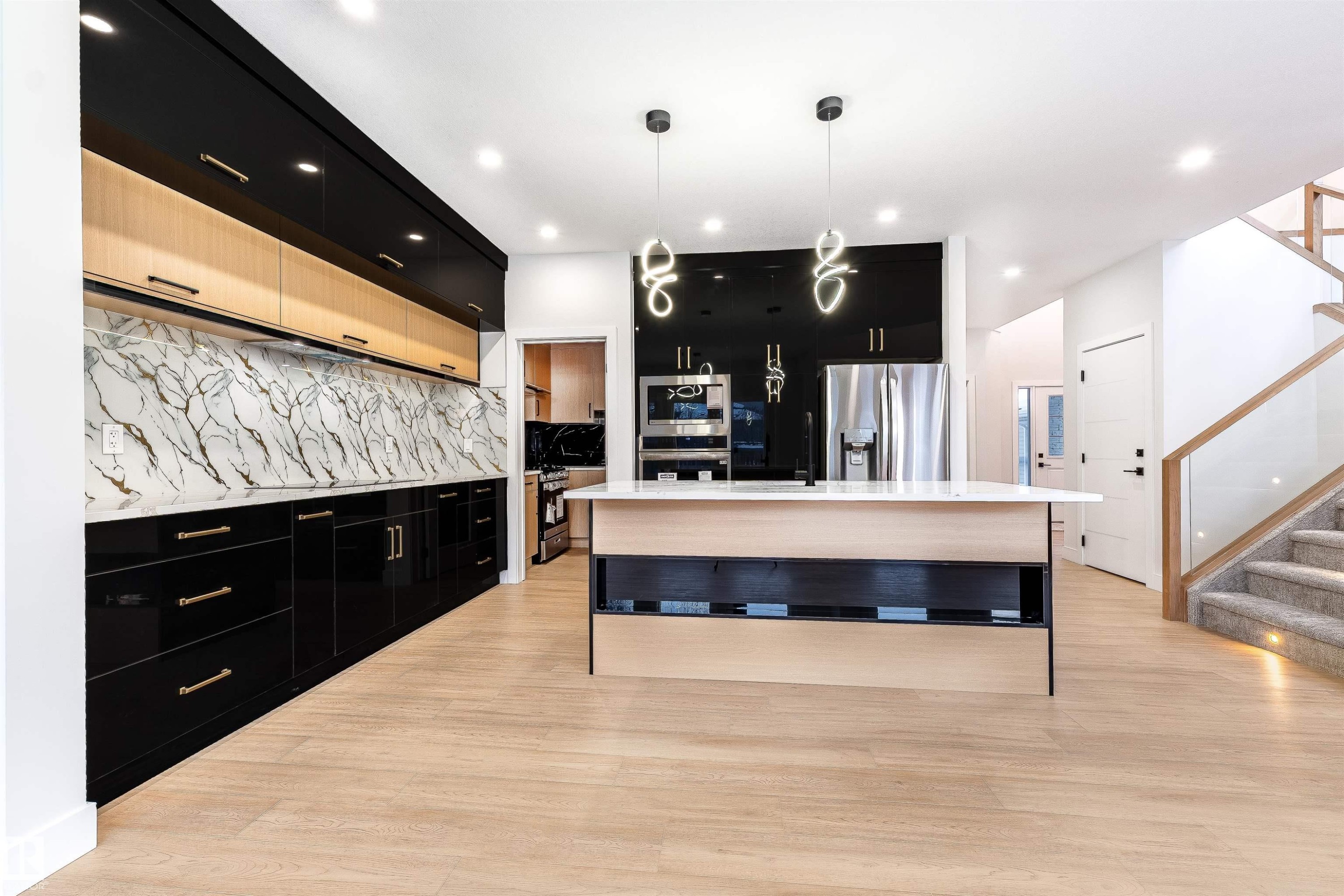 Edmonton, AB - Indoor Photo Showing Kitchen With Upgraded Kitchen