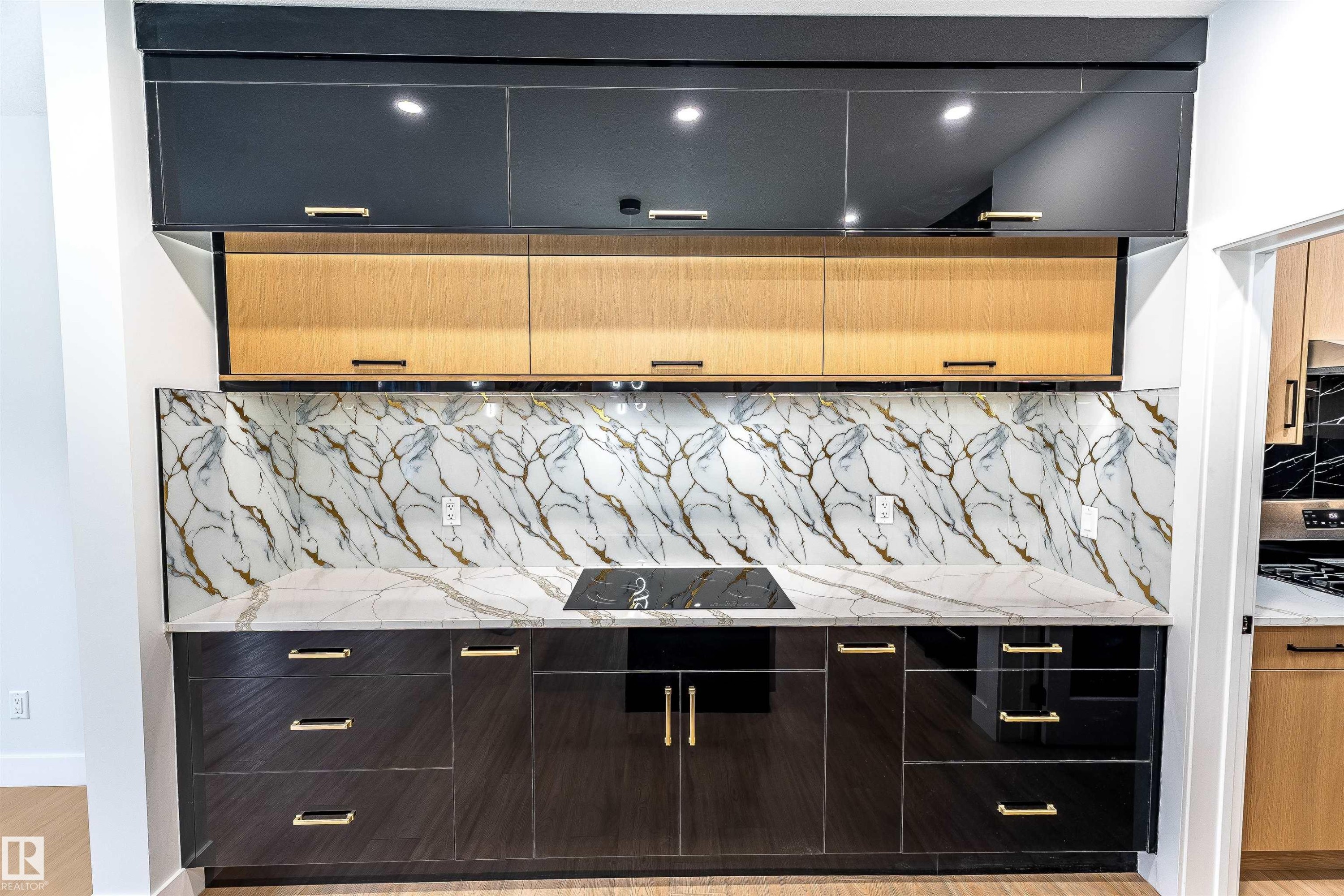 Edmonton, AB - Indoor