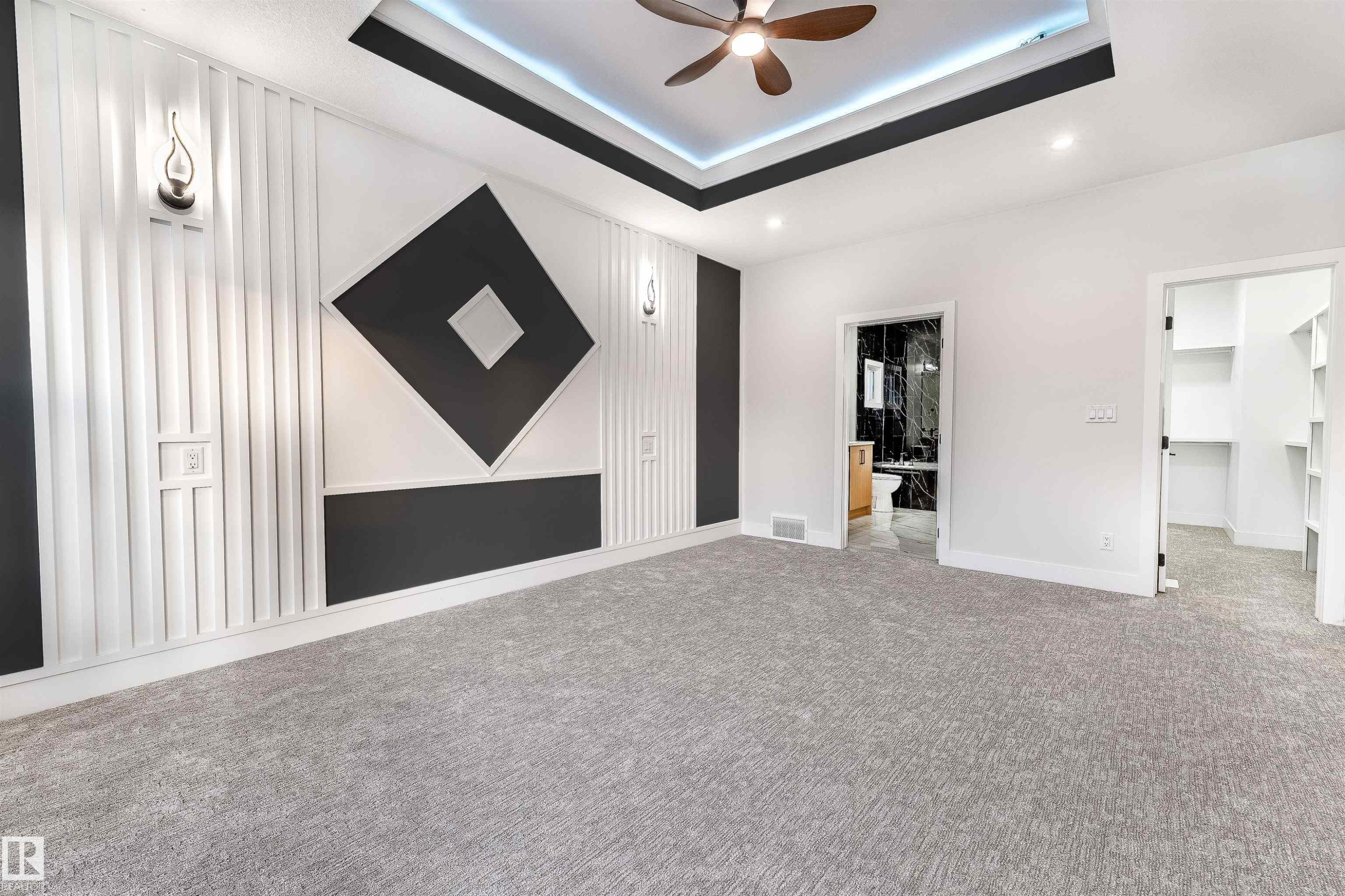 Edmonton, AB - Indoor Photo Showing Other Room