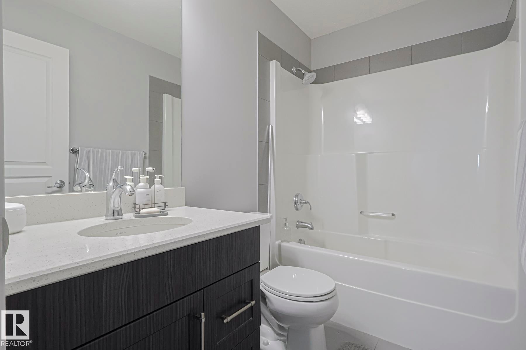 407 812 Welsh Drive, Edmonton, AB - Indoor Photo Showing Bathroom