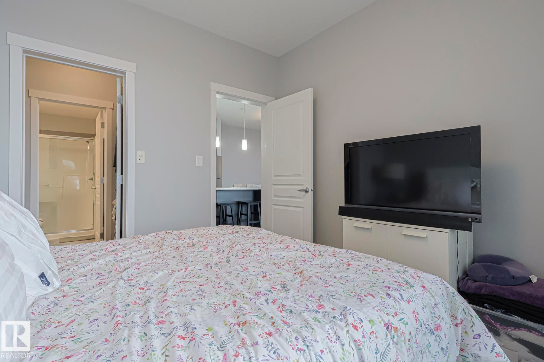407 812 Welsh Drive, Edmonton, AB - Indoor Photo Showing Bedroom