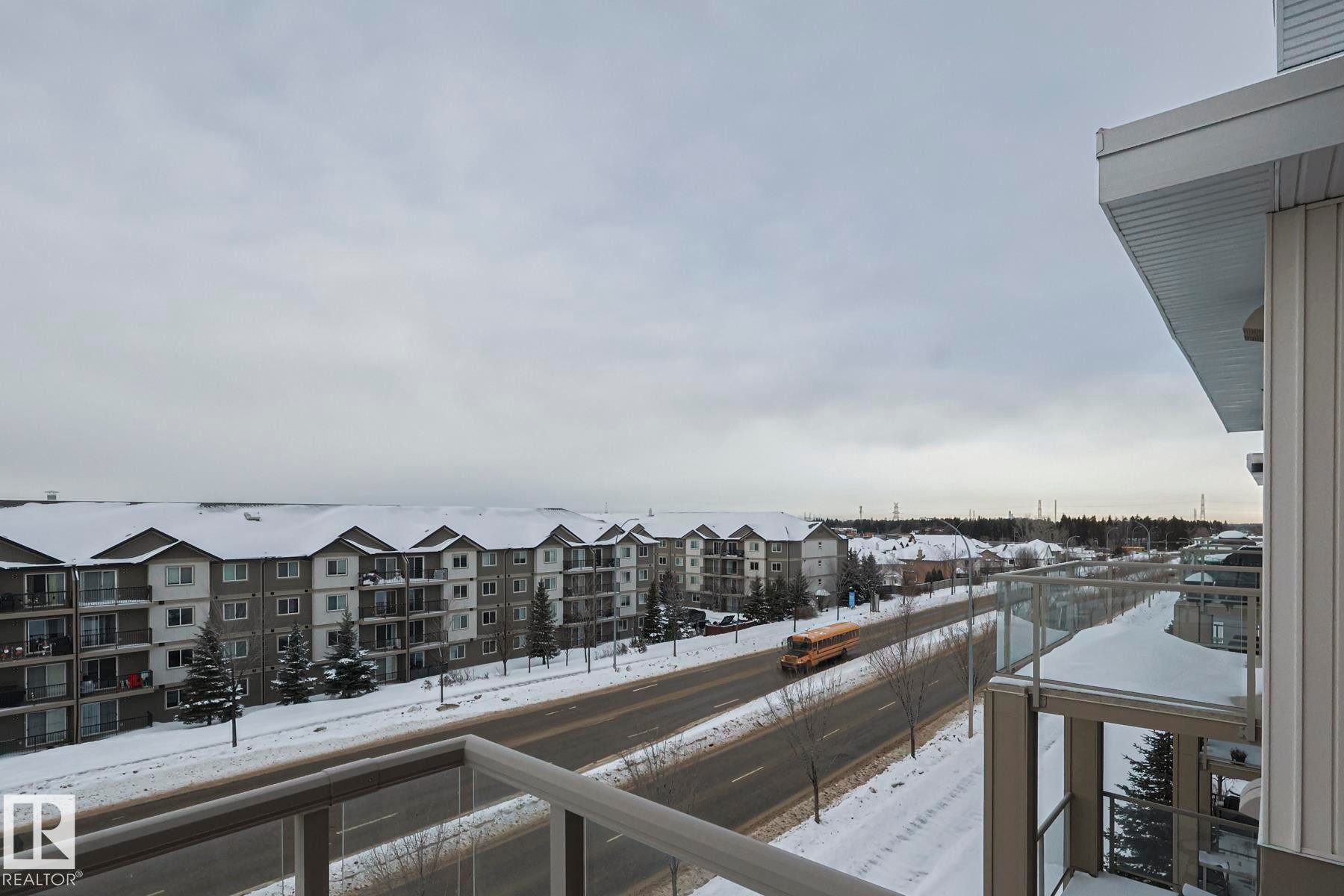 407 812 Welsh Drive, Edmonton, AB - Outdoor