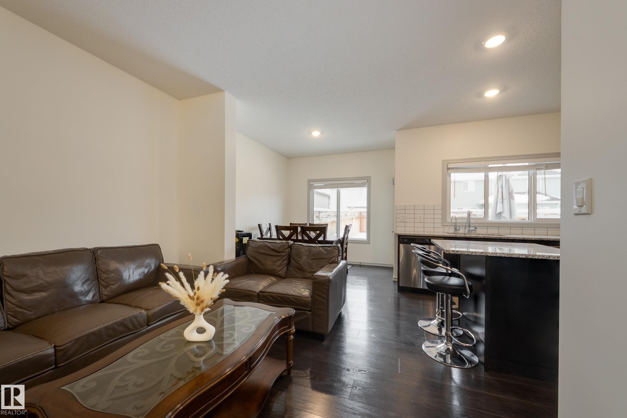 1717 Dumont Crescent, Edmonton, AB - Indoor Photo Showing Living Room