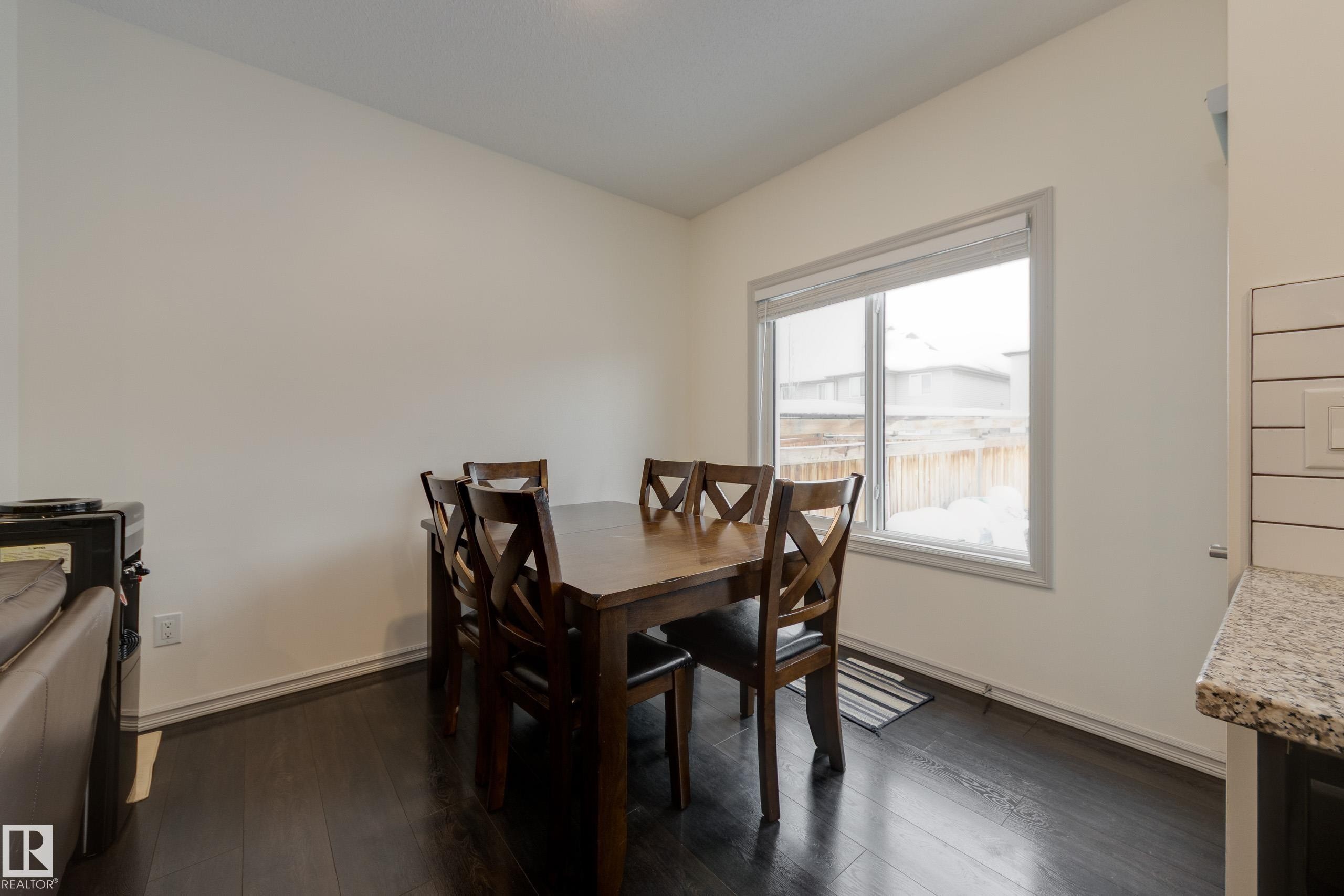 1717 Dumont Crescent, Edmonton, AB - Indoor Photo Showing Dining Room