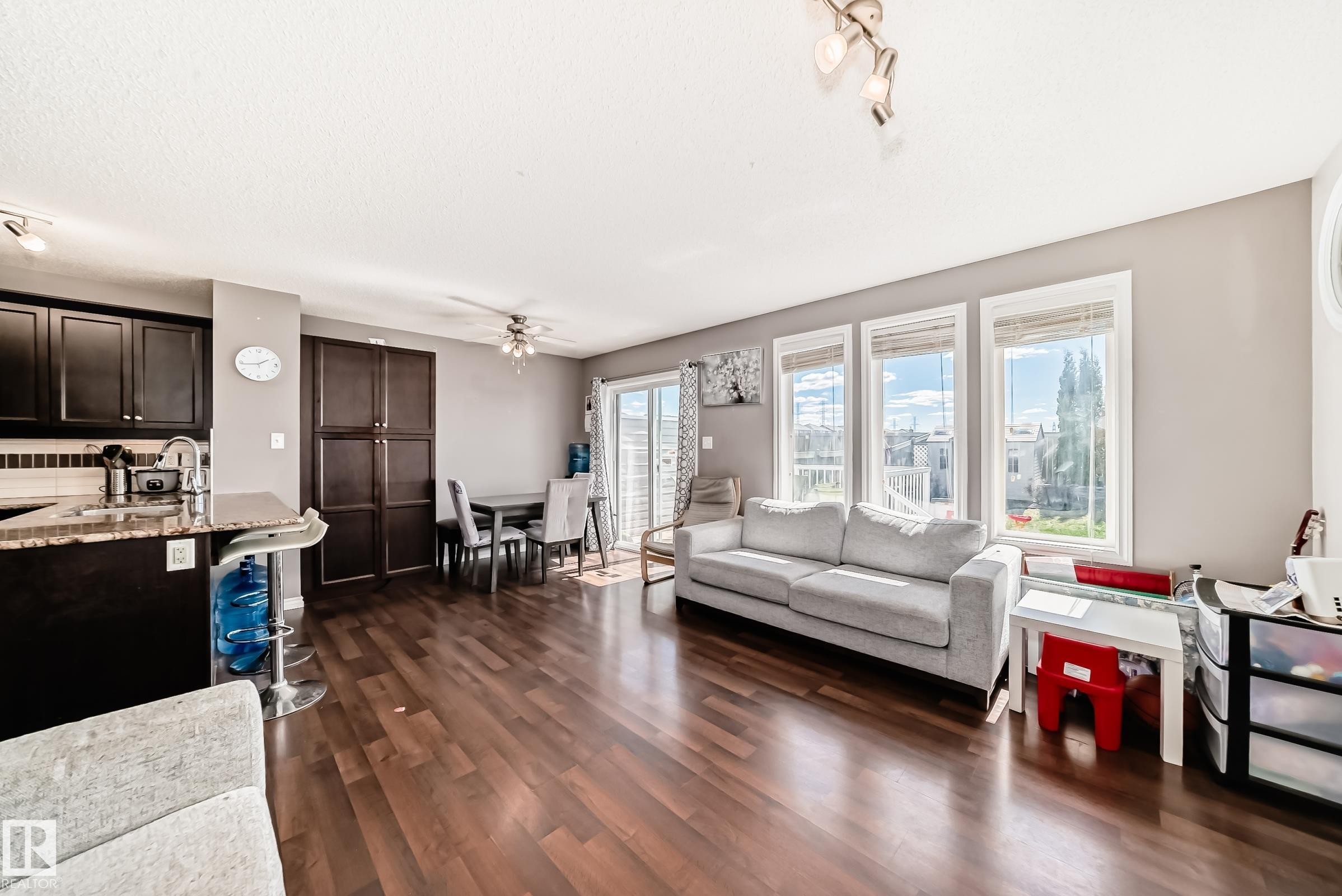 2909 18A Avenue, Edmonton, AB - Indoor