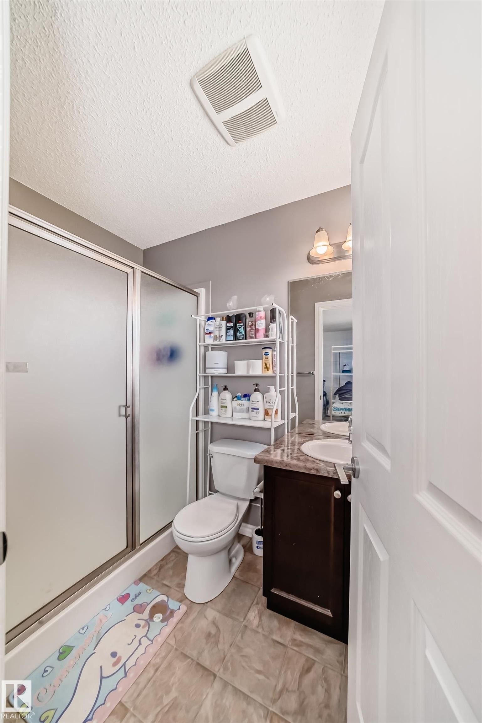 2909 18A Avenue, Edmonton, AB - Indoor Photo Showing Bathroom