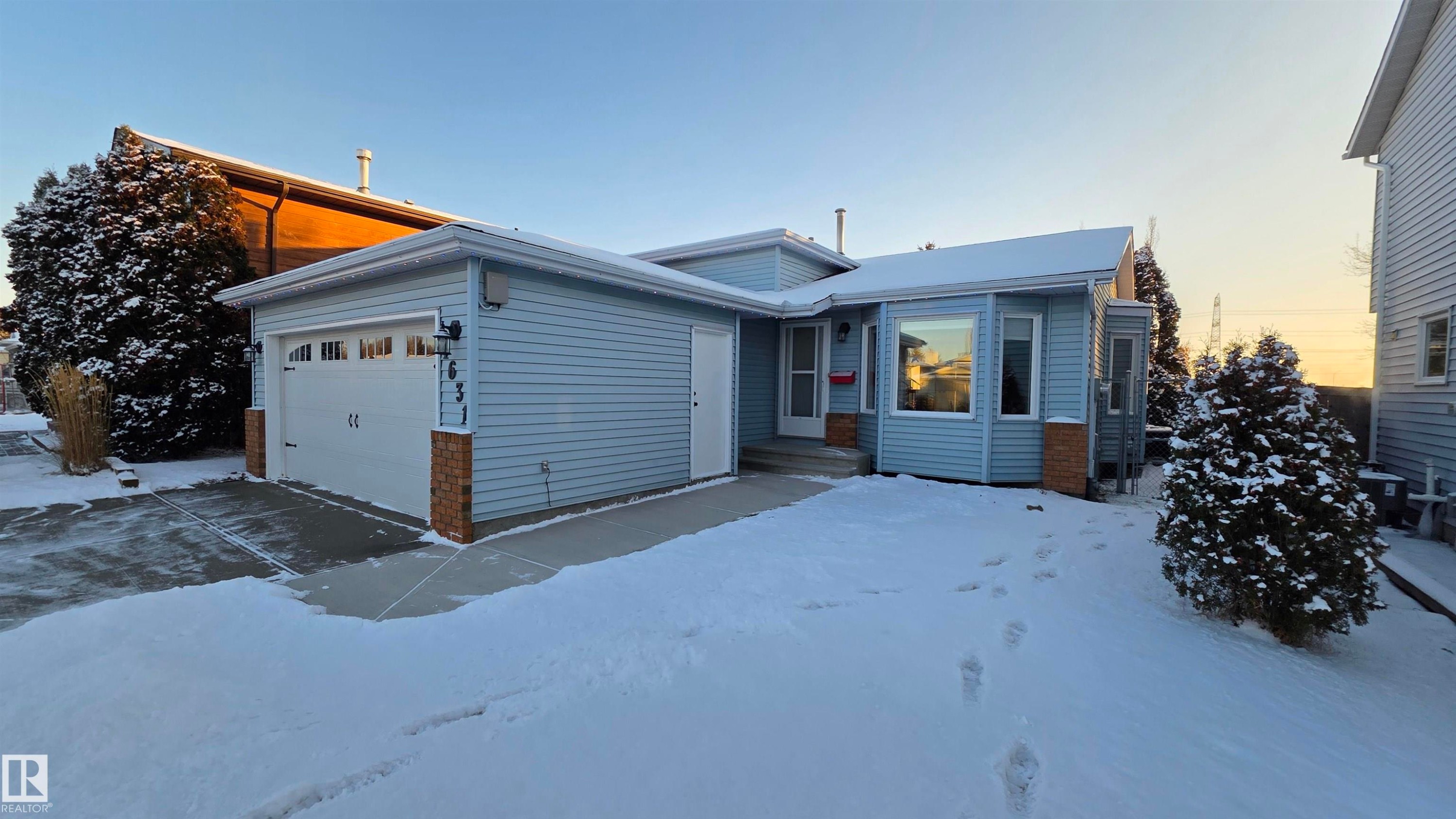 4631 10 Avenue, Edmonton, AB - Outdoor